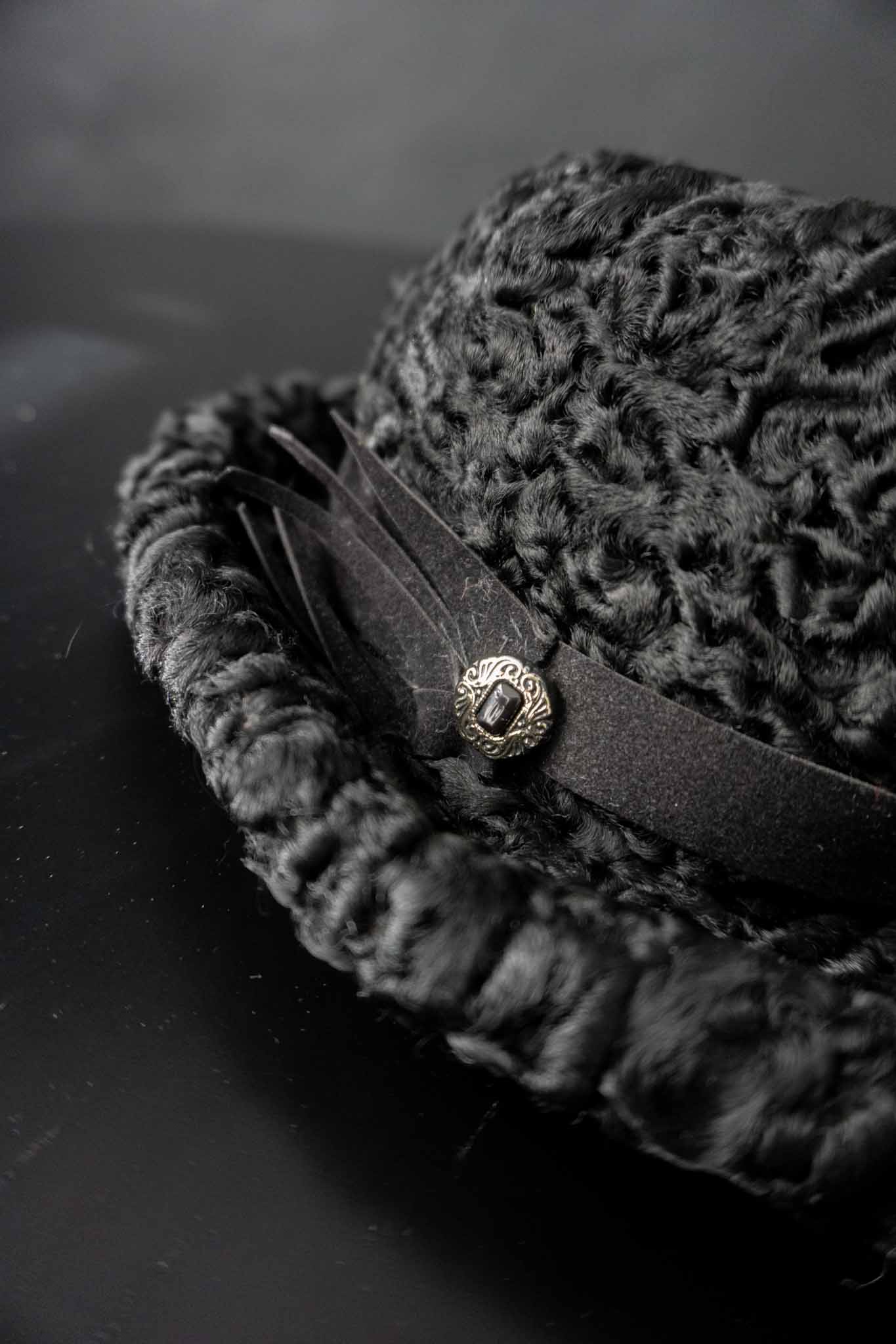 Vintage Hut Lammfell Schwarz theplaincircle vintage