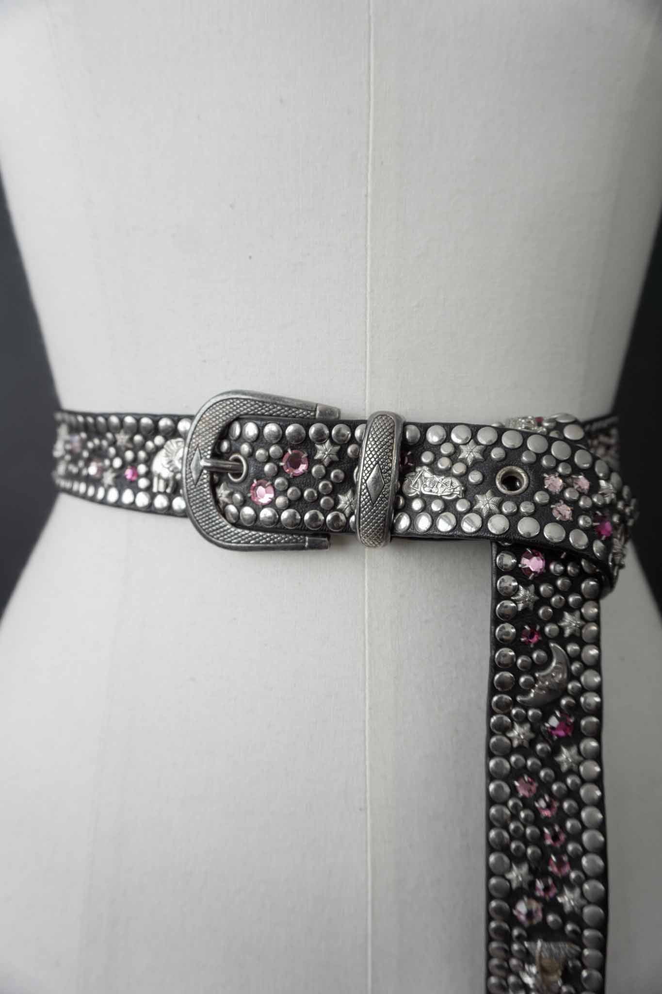Kolster Vintage Gürtel 80s – Schwarzes Leder mit Strass & Nieten, S–XL theplaincircle vintage