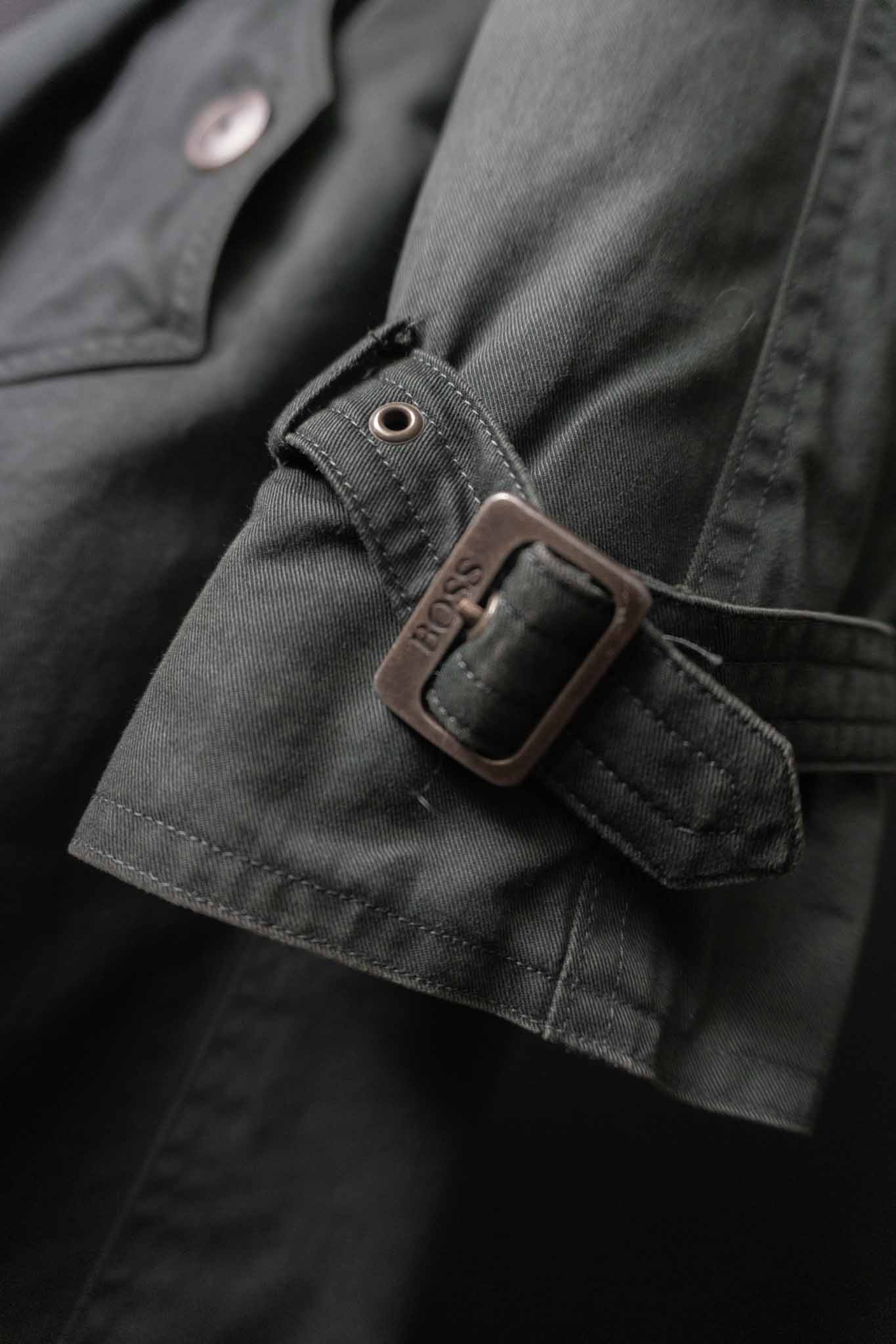 Dunkelgrüner Vintage Trenchcoat von Hugo Boss mit Gürtel