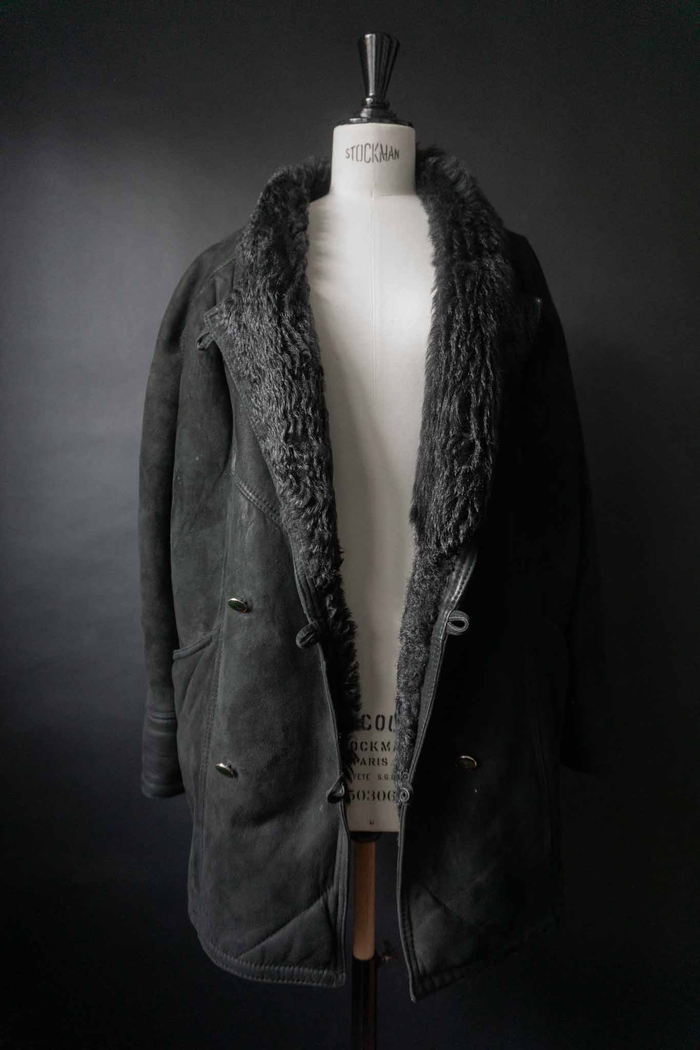 Vintage Lammfell Mantel, Schwarz, S–M theplaincircle vintage