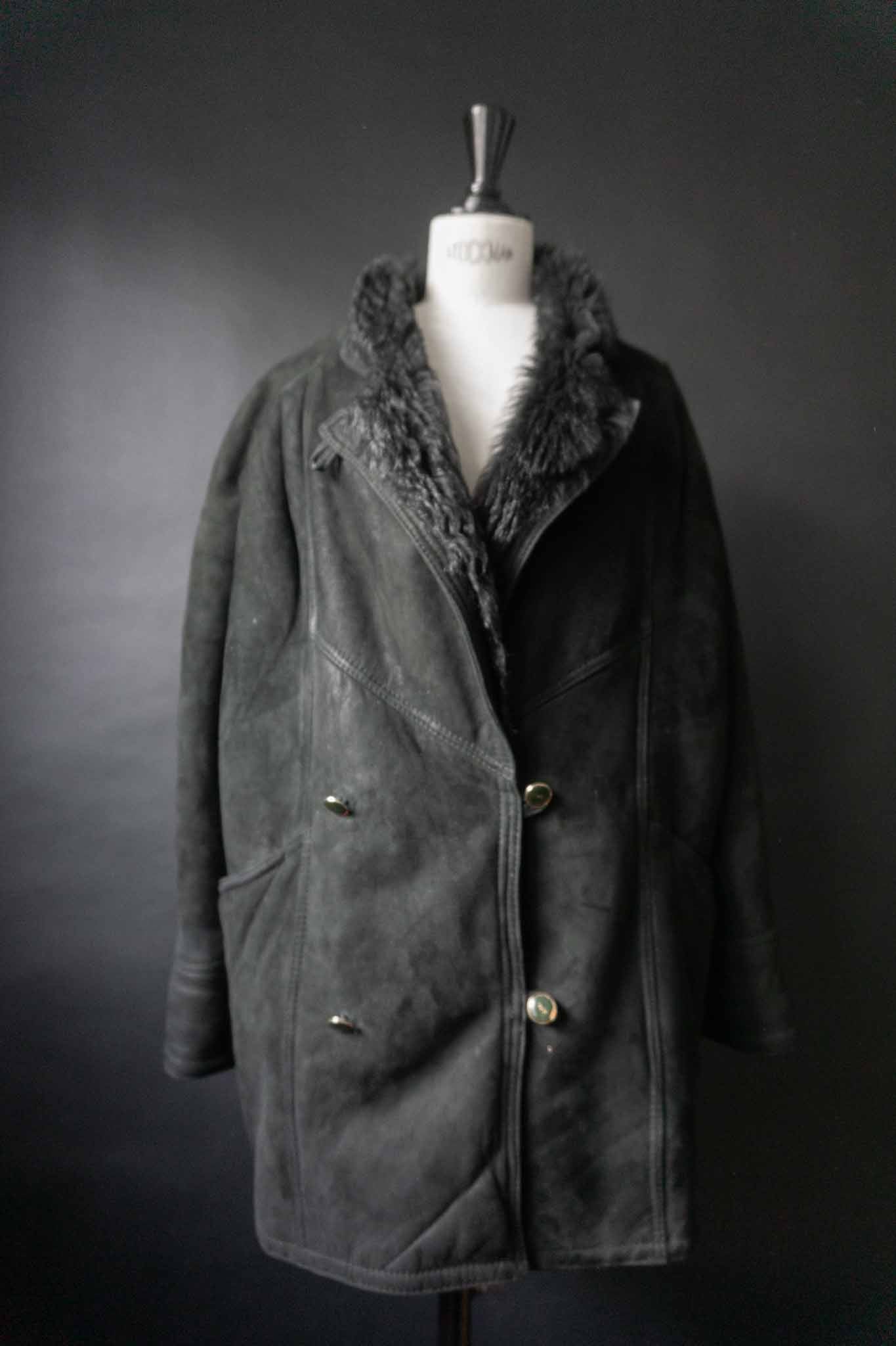 Vintage Lammfell Mantel, Schwarz, S–M theplaincircle vintage