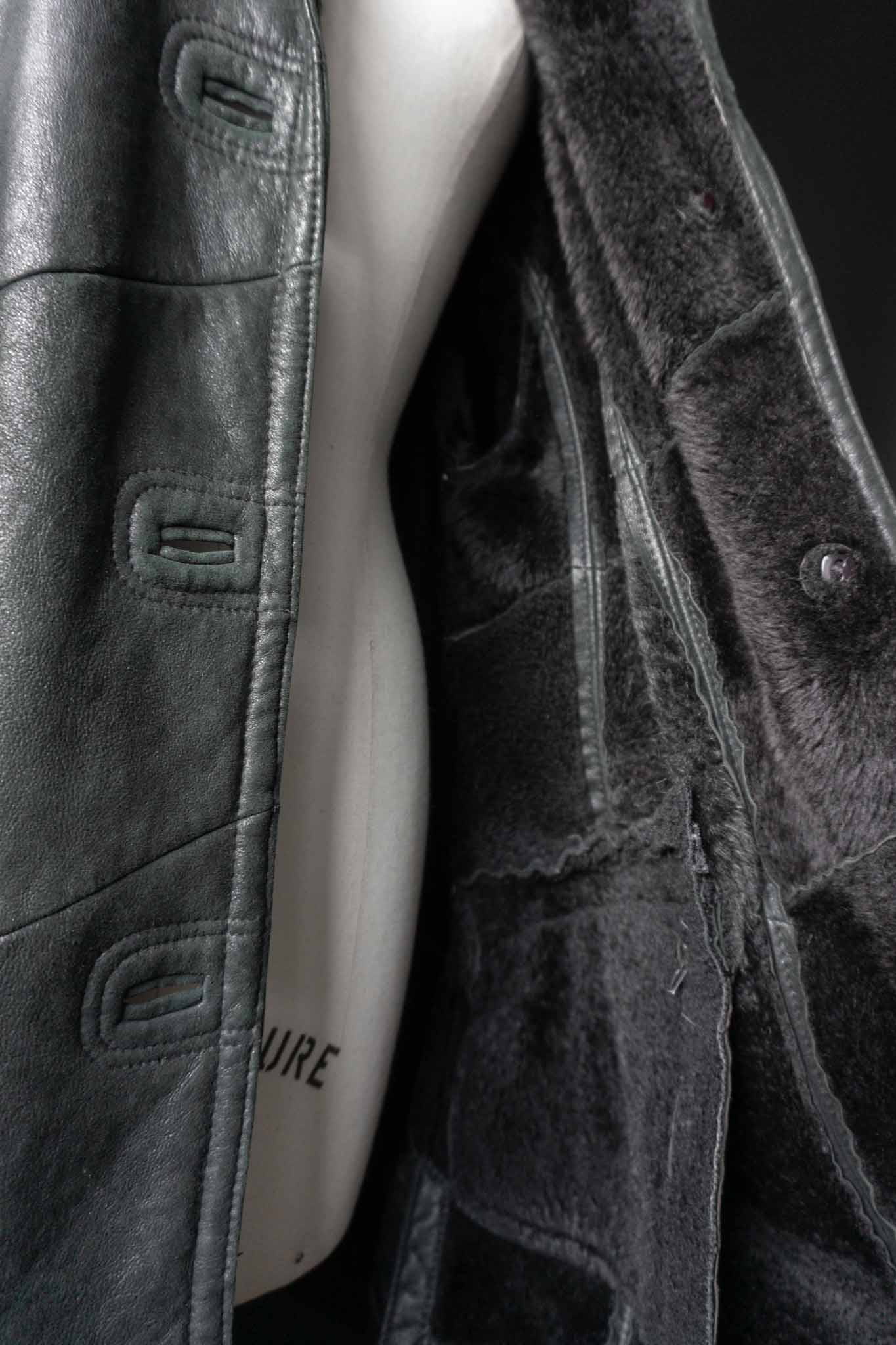 Vintage Lammfell Mantel Christ, Schwarz, S–M theplaincircle vintage