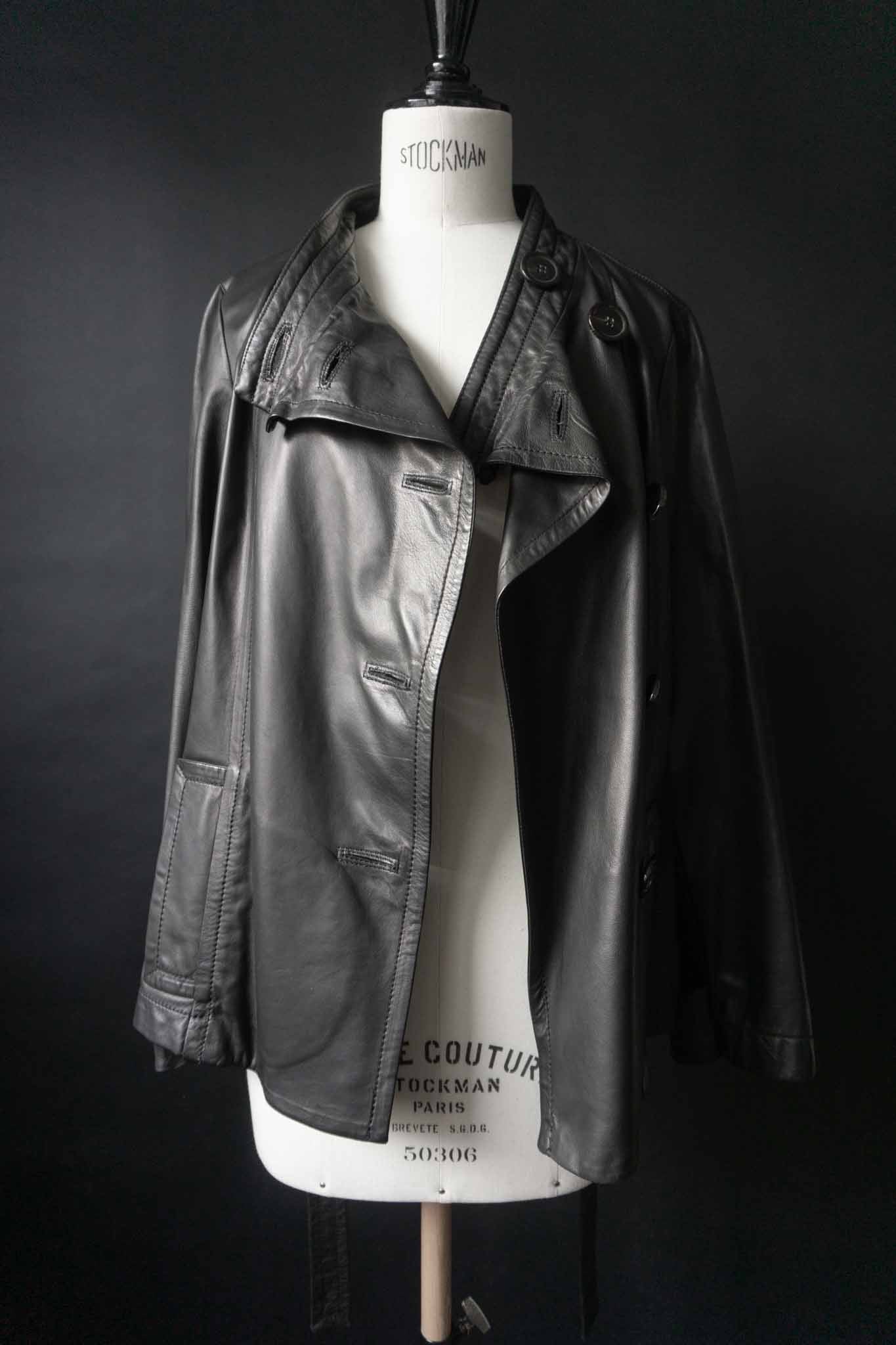 Vintage Echtlederjacke Gürtel & Stehkragen, S–M theplaincircle vintage