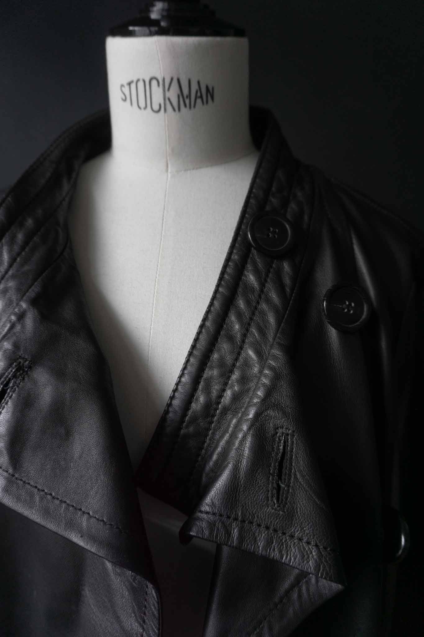 Vintage Echtlederjacke Gürtel & Stehkragen, S–M theplaincircle vintage