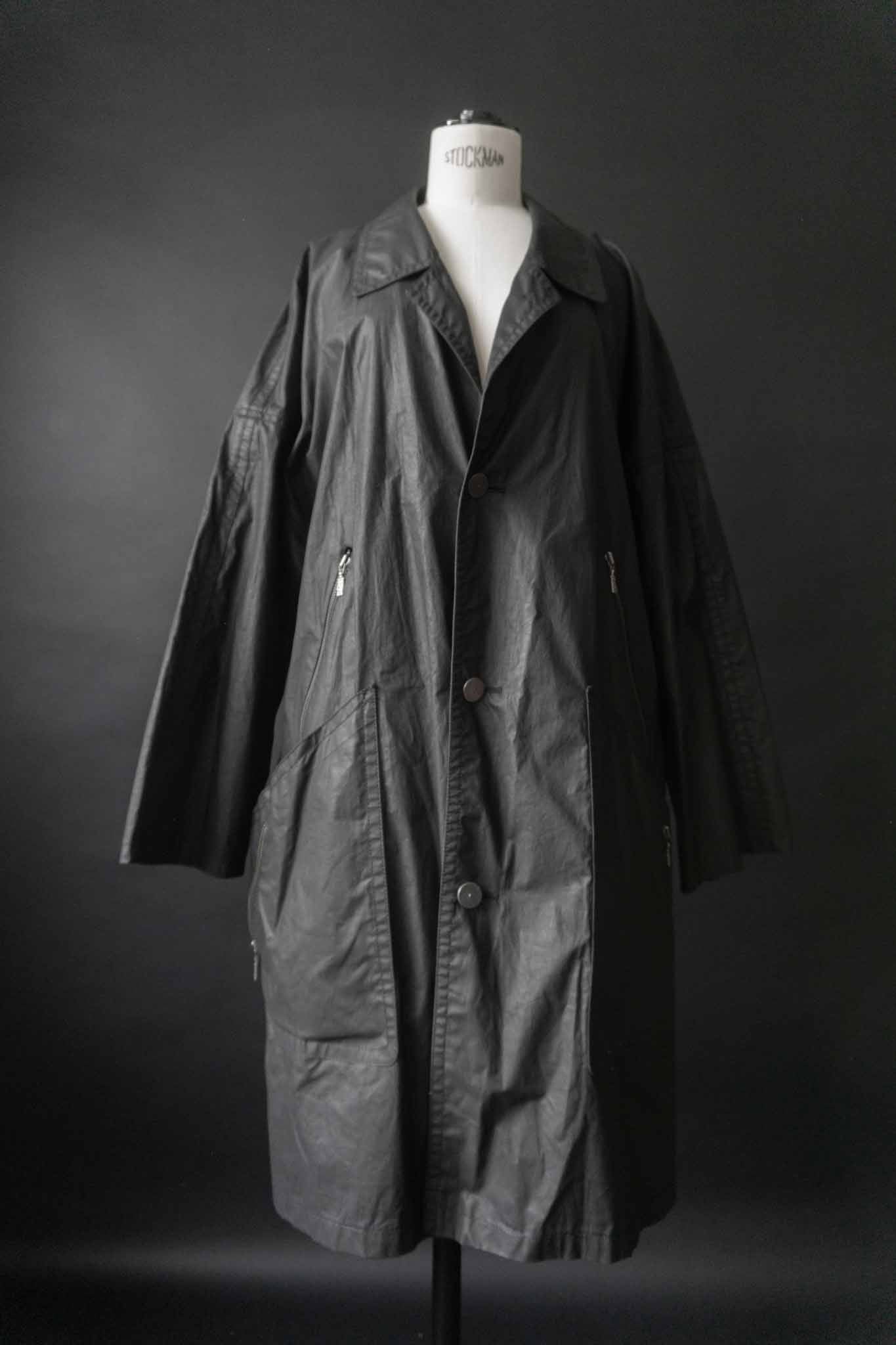 Schwarzer Avantgarde-Mantel von Doris Hartwich mit Reißverschlüssen