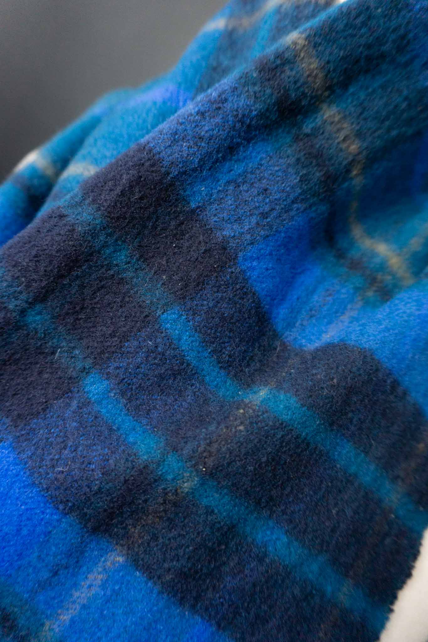 Vintage Lambswool Schal von Hemley in Blau mit Tartan Muster
