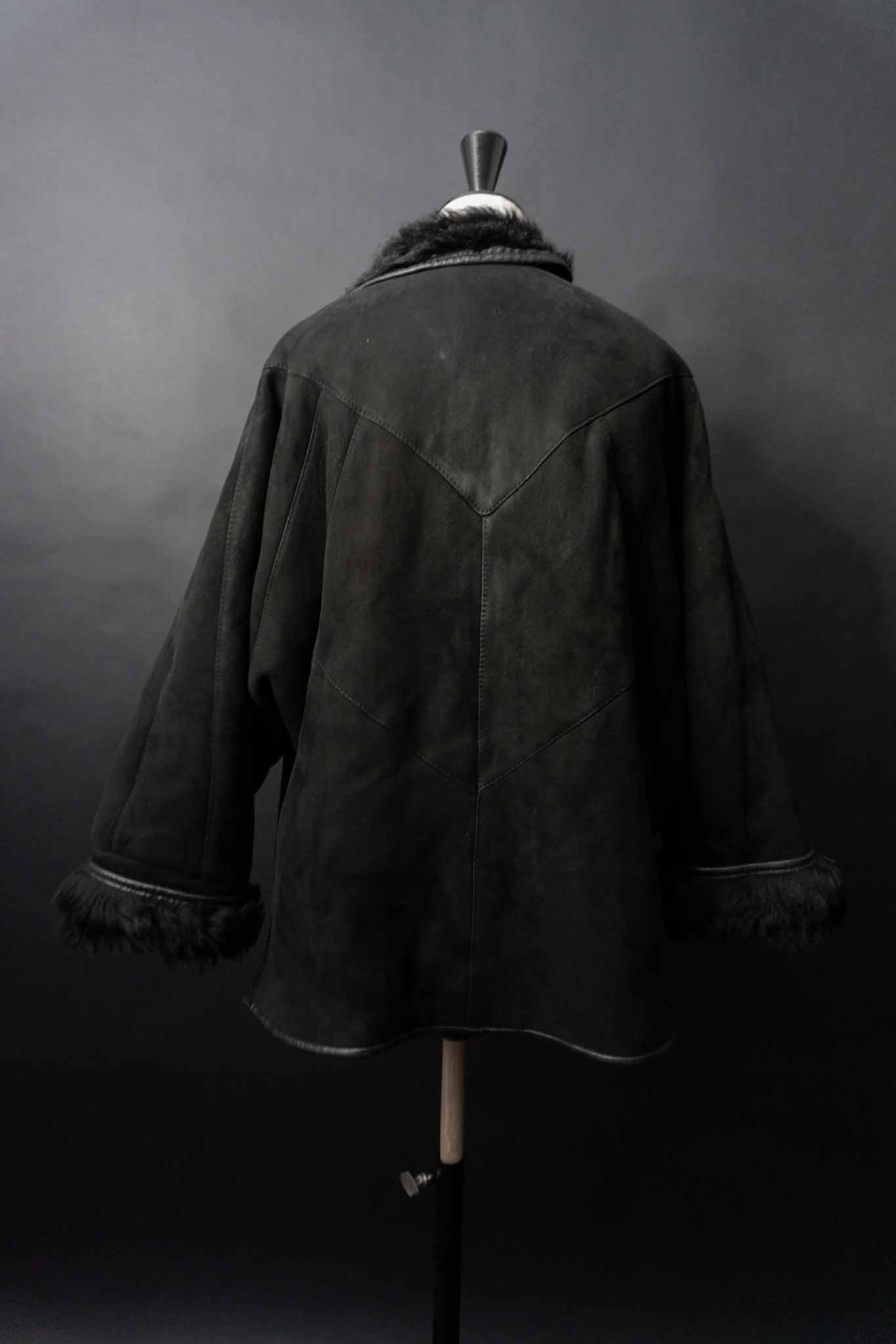 Schwarzer Vintage Lammfellmantel aus Italien mit echtem Shearling-Futter