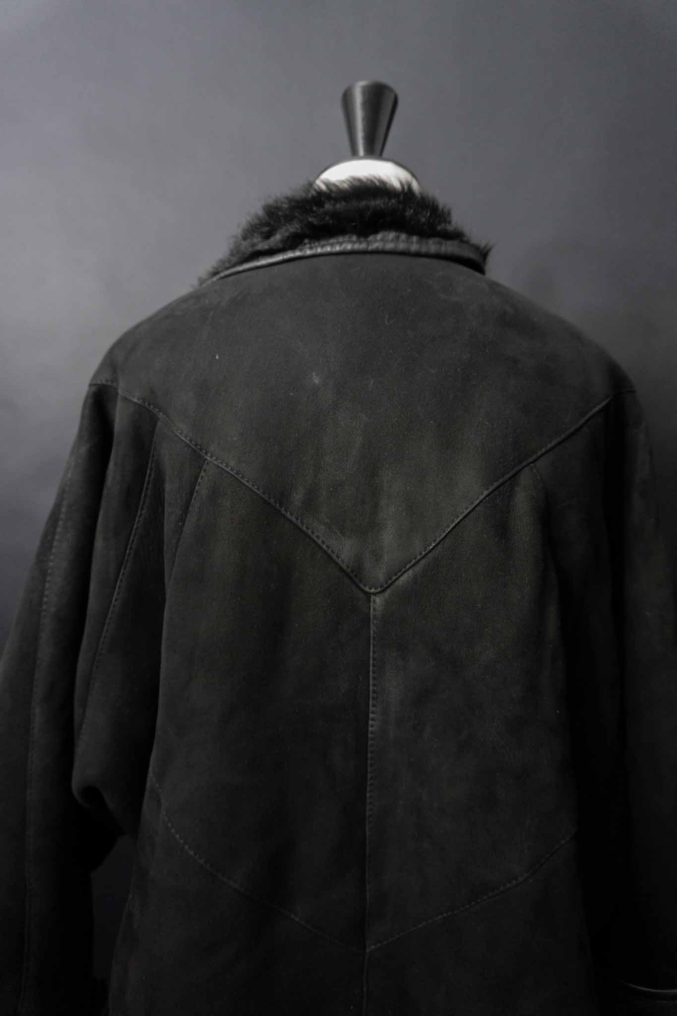 Schwarzer Vintage Lammfellmantel aus Italien mit echtem Shearling-Futter