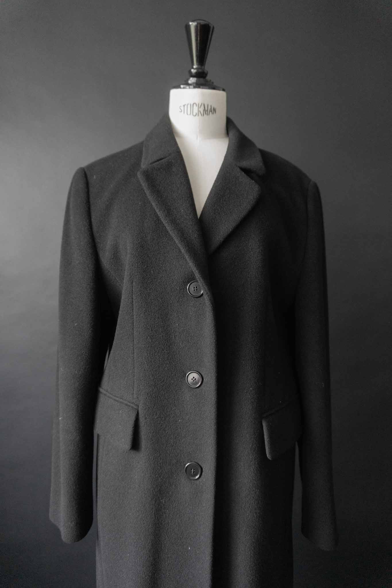 Schwarzer Vintage Wollmantel aus den 90ern mit klassischer Silhouette