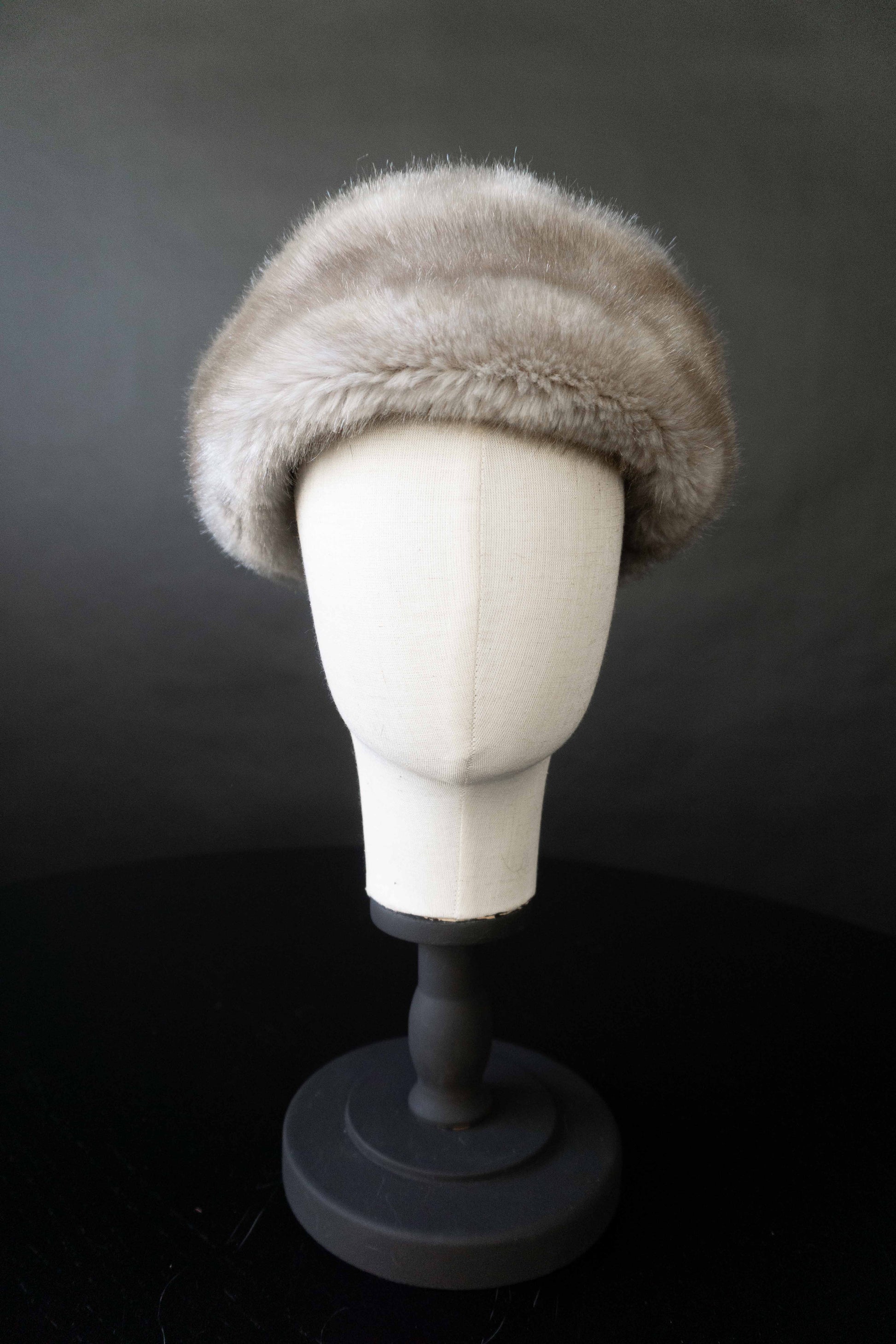 Vintage Mütze, Grau Fake Fur, S theplaincircle vintage