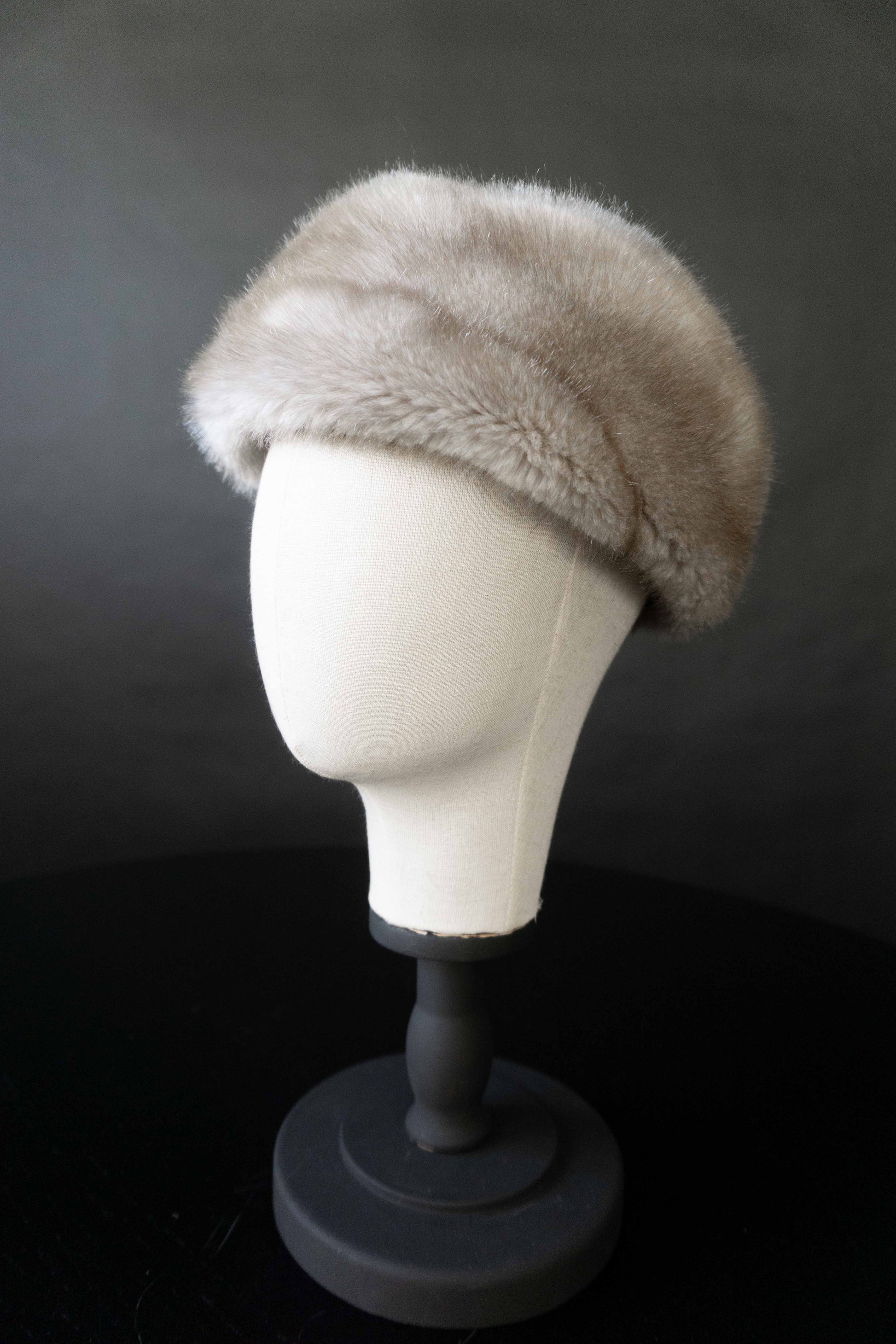 Vintage Mütze, Grau Fake Fur, S theplaincircle vintage