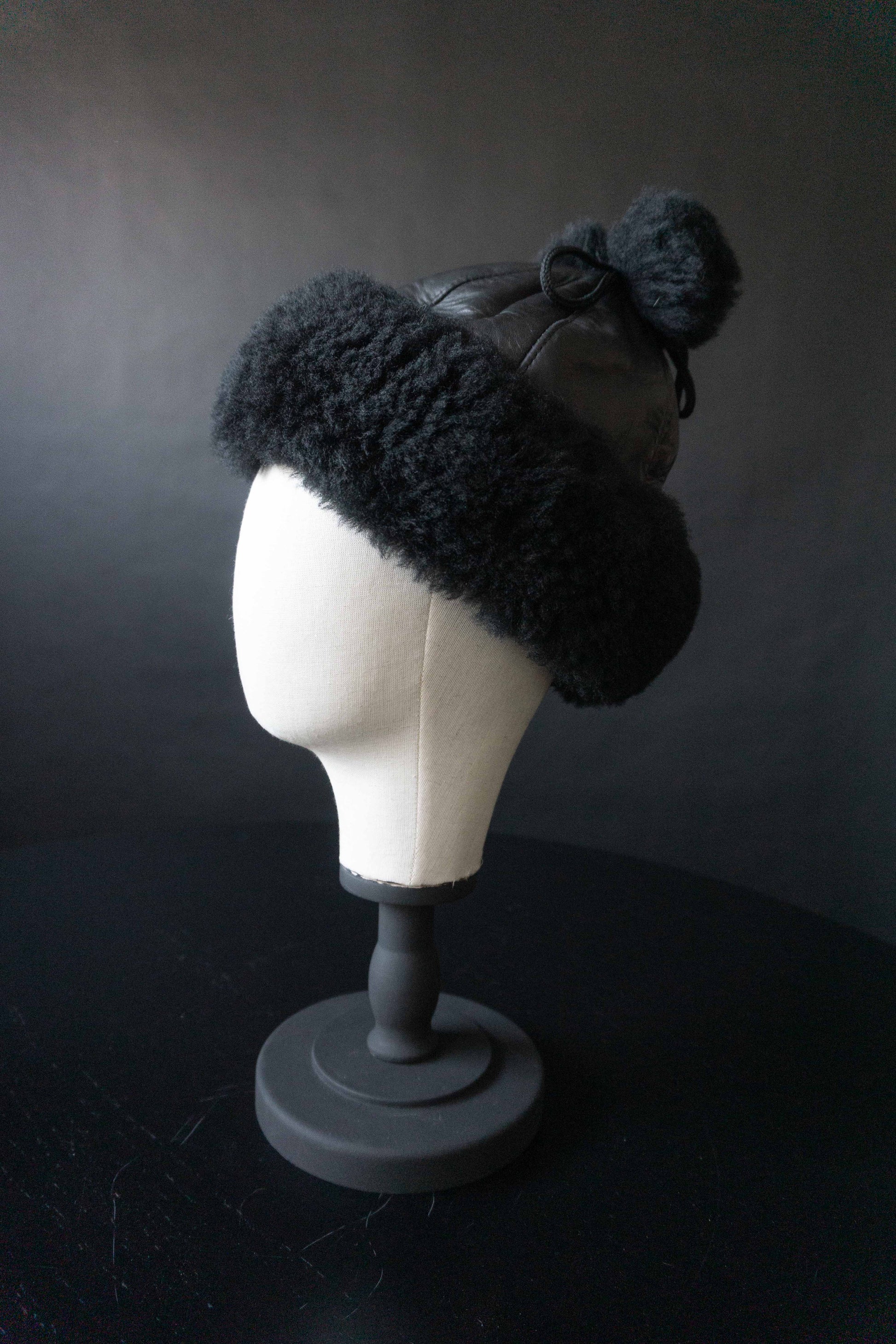 Vintage Lammfellmütze Pudelmütze, S theplaincircle vintage