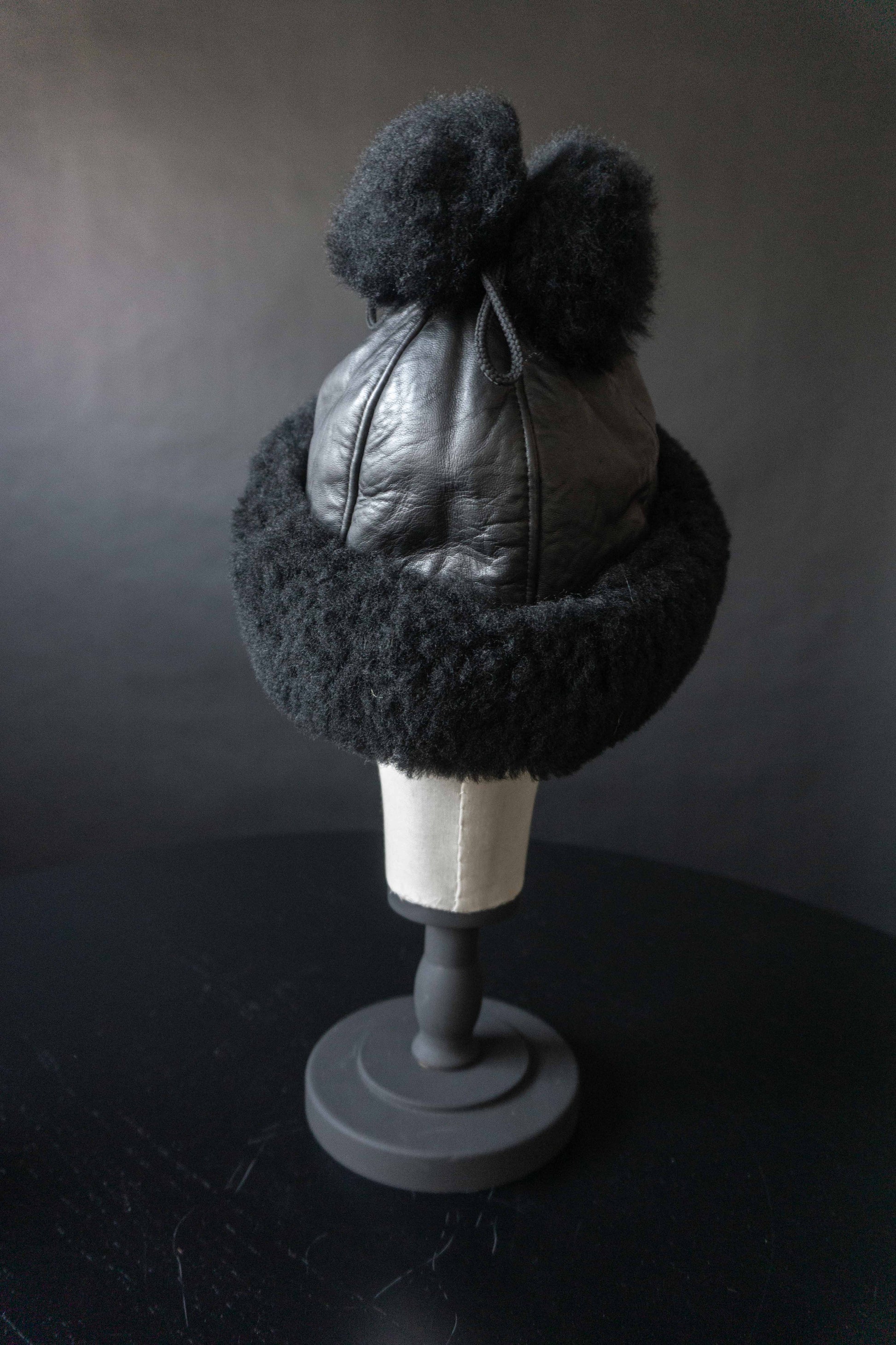 Vintage Lammfellmütze Pudelmütze, S theplaincircle vintage