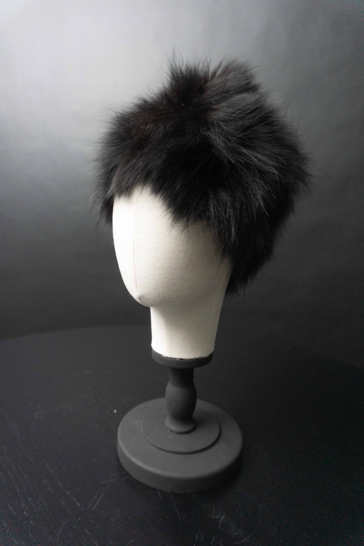 Vintage Pelzmütze, Schwarz, L theplaincircle vintage