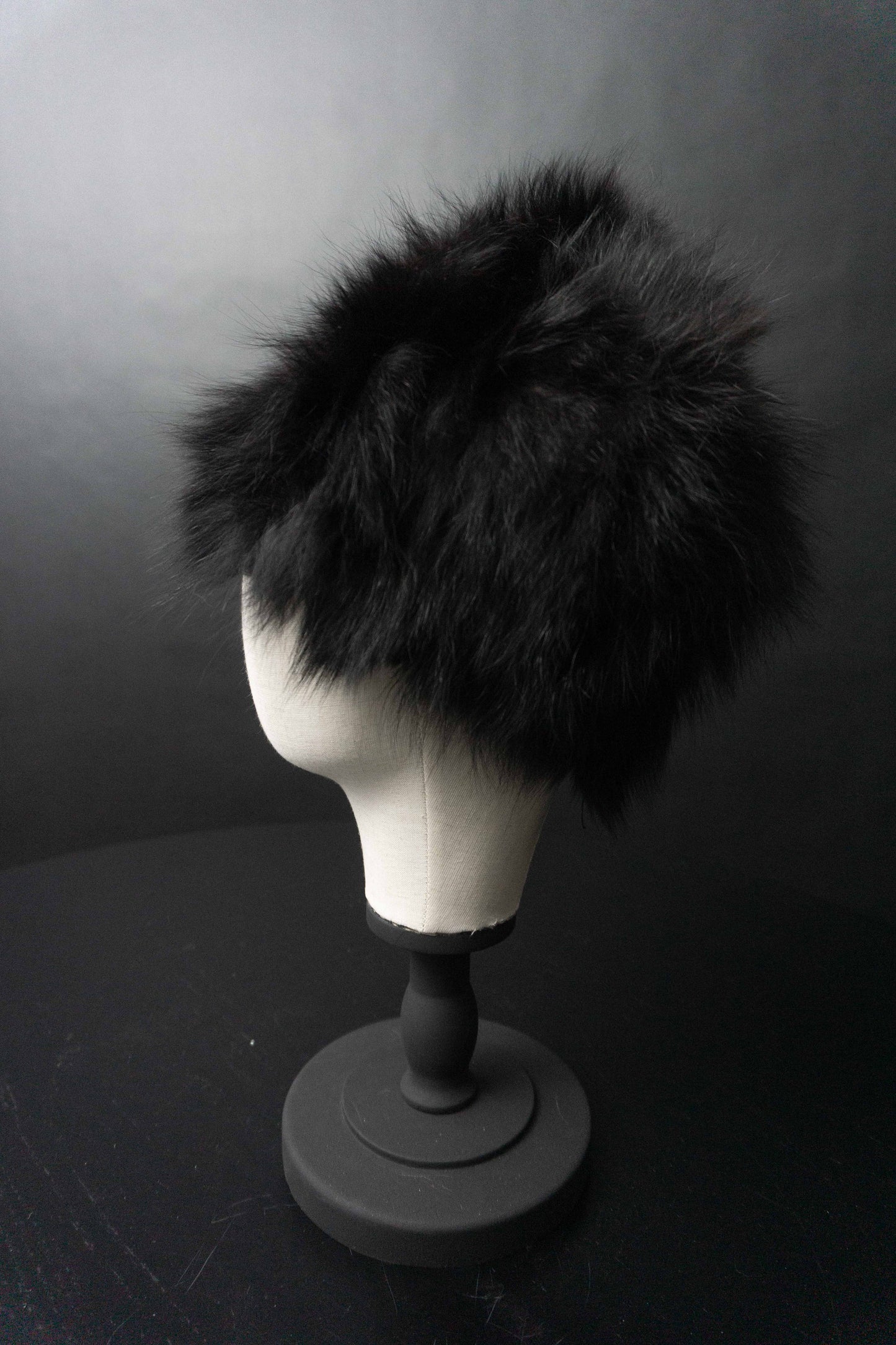 Vintage Pelzmütze, Schwarz, L theplaincircle vintage