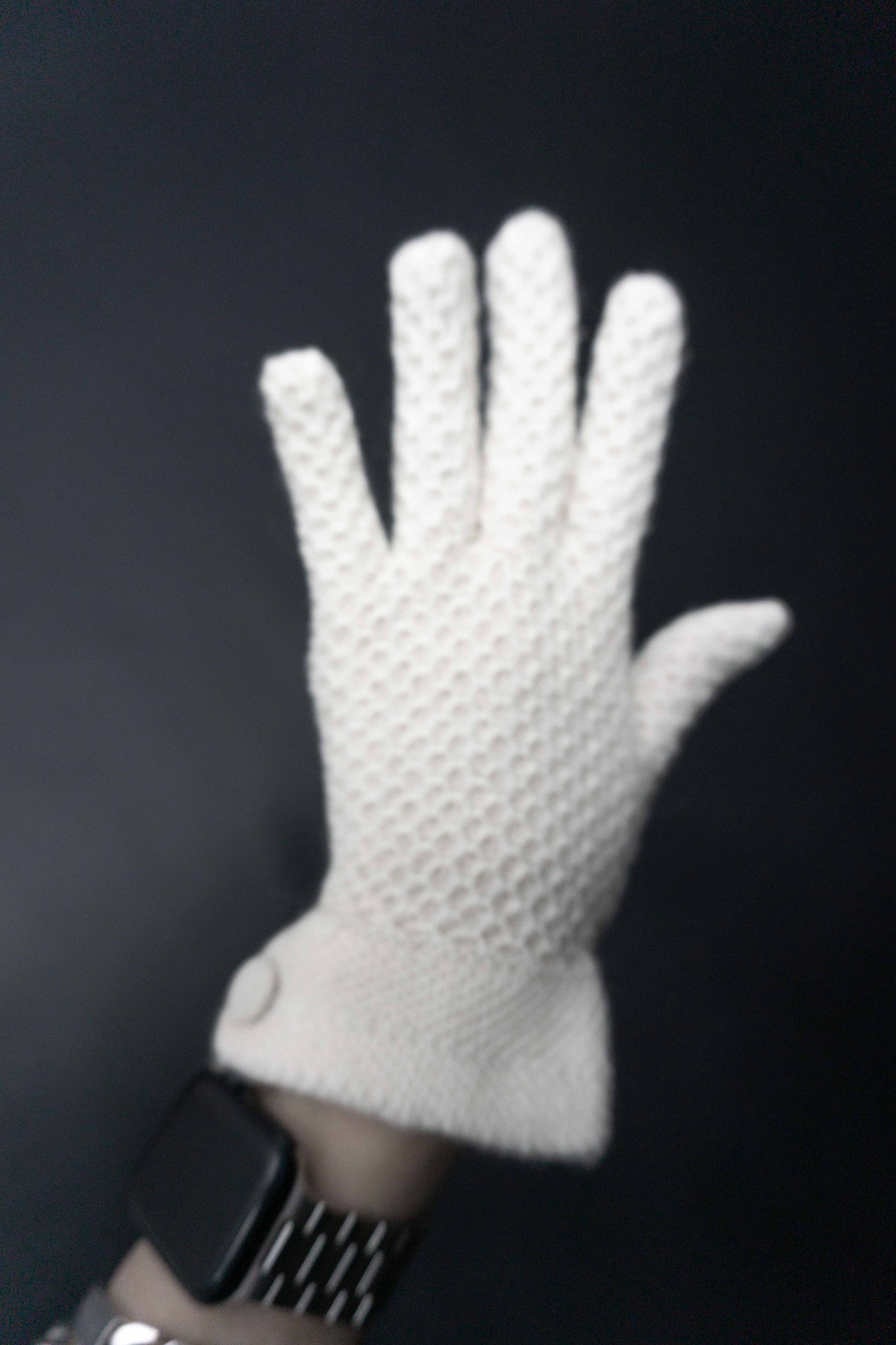 Vintage Angora-Handschuhe Weiß – Wolle-Mix mit Knopf – theplaincircle vintage