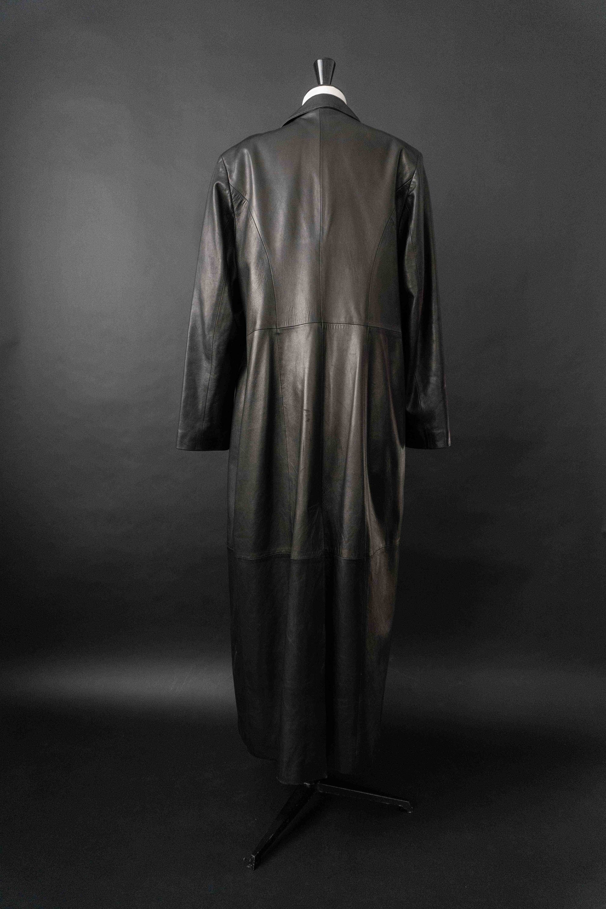 Vintage Ledermantel Maxi, M–L theplaincircle vintage