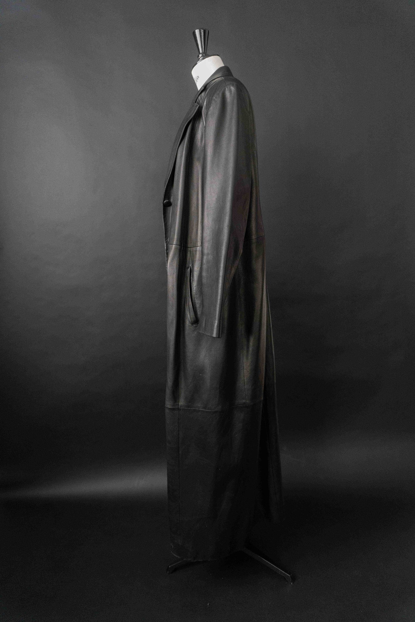 Vintage Ledermantel Maxi, M–L theplaincircle vintage