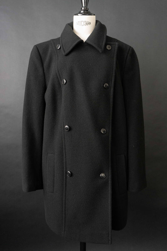 Schwarzer Vintage Mantel mit minimalistischer Silhouette auf Schneiderpuppe