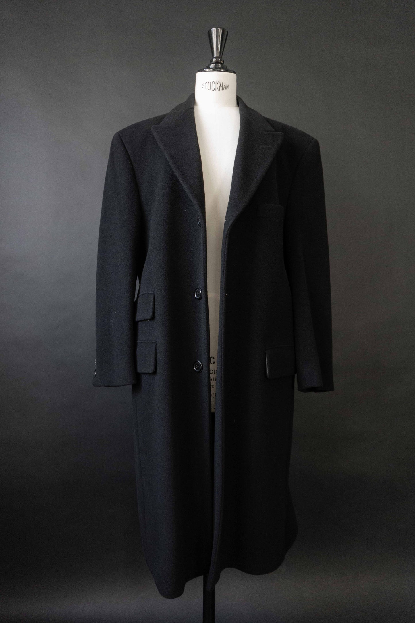 Schwarzer Vintage Woll-Kaschmir Mantel von Givenchy Men mit minimalistischer Avantgarde-Silhouette