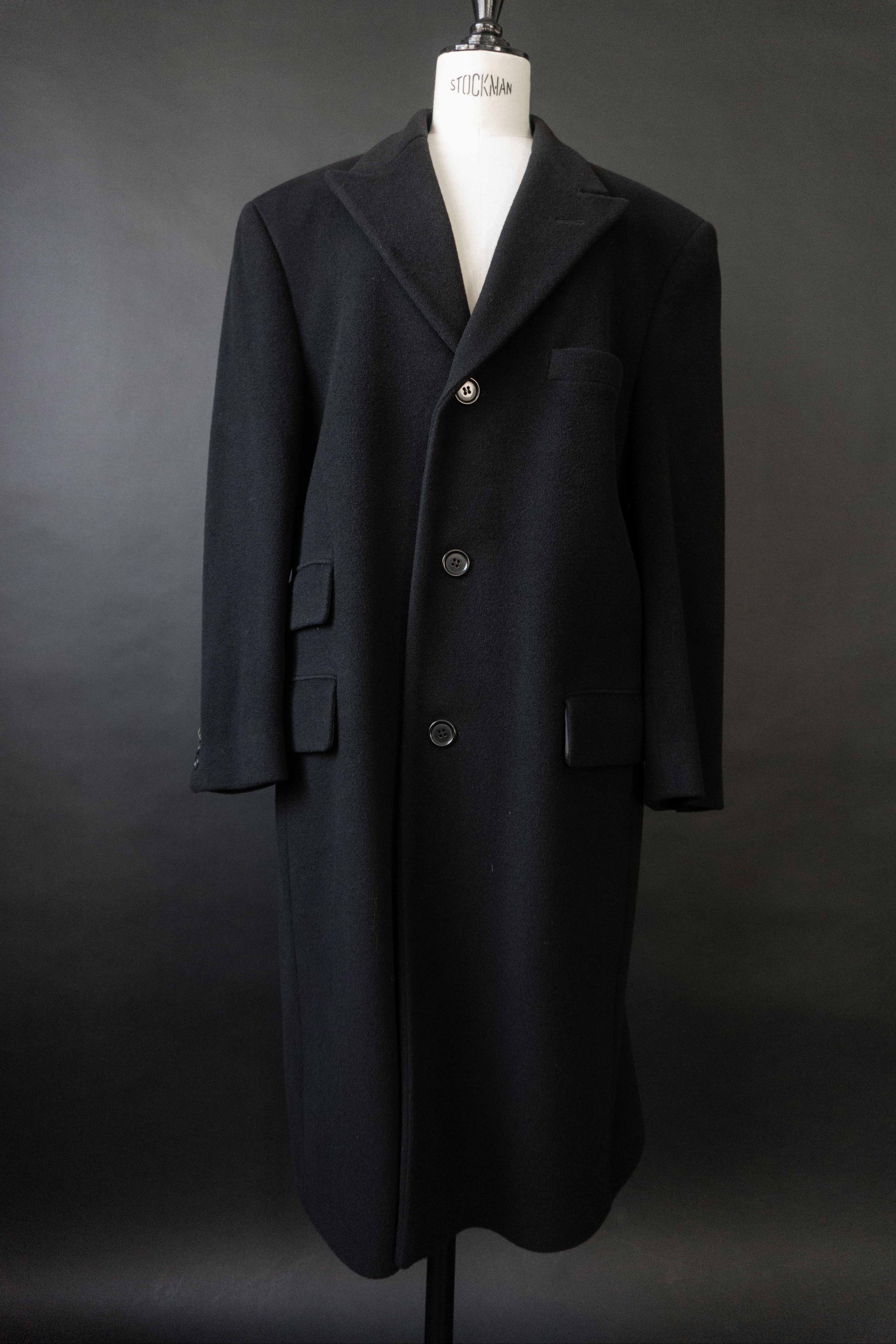 Schwarzer Vintage Woll-Kaschmir Mantel von Givenchy Men mit minimalistischer Avantgarde-Silhouette