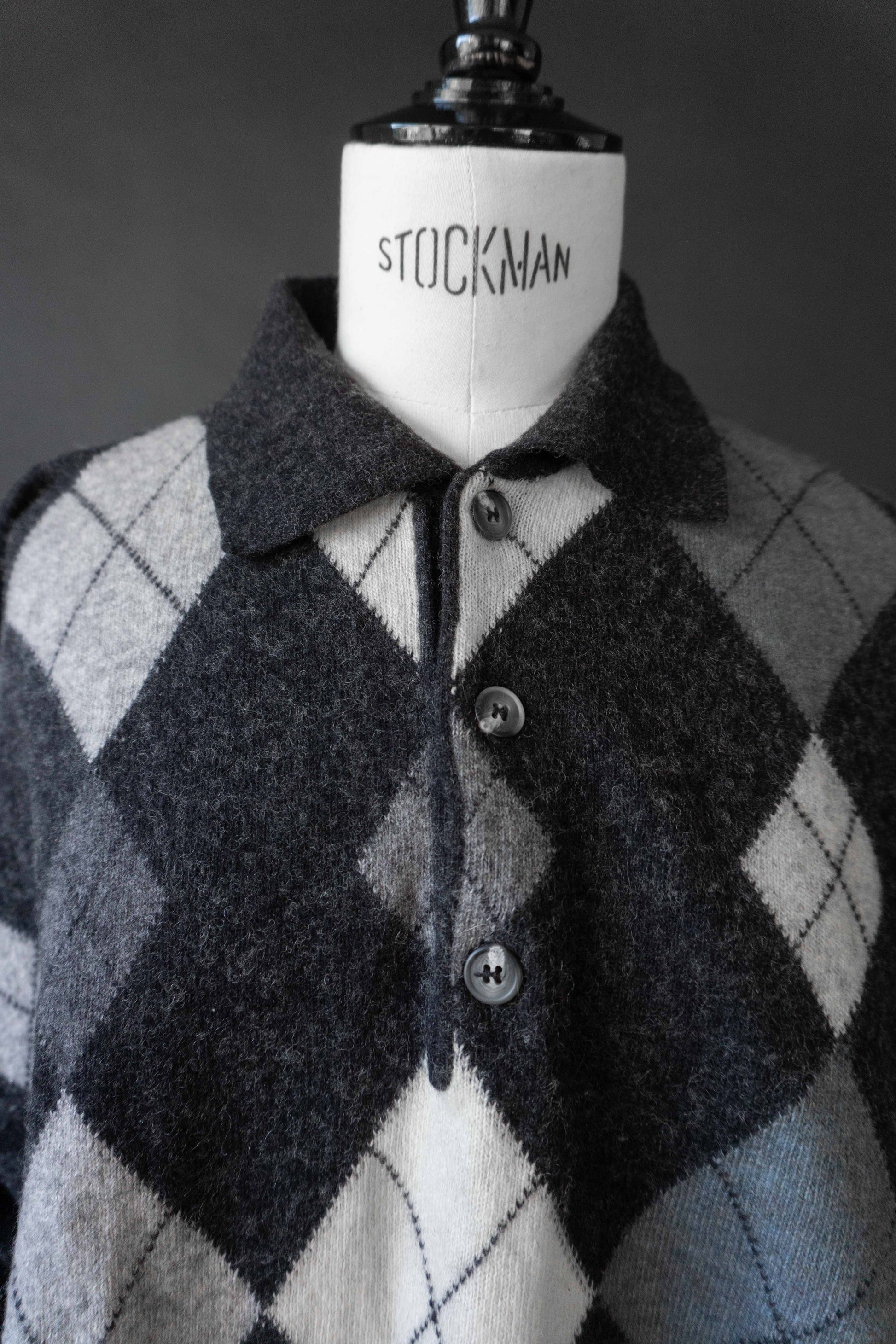 Vintage Karopullover aus Wolle mit Troyer-Kragen, M–L theplaincircle vintage