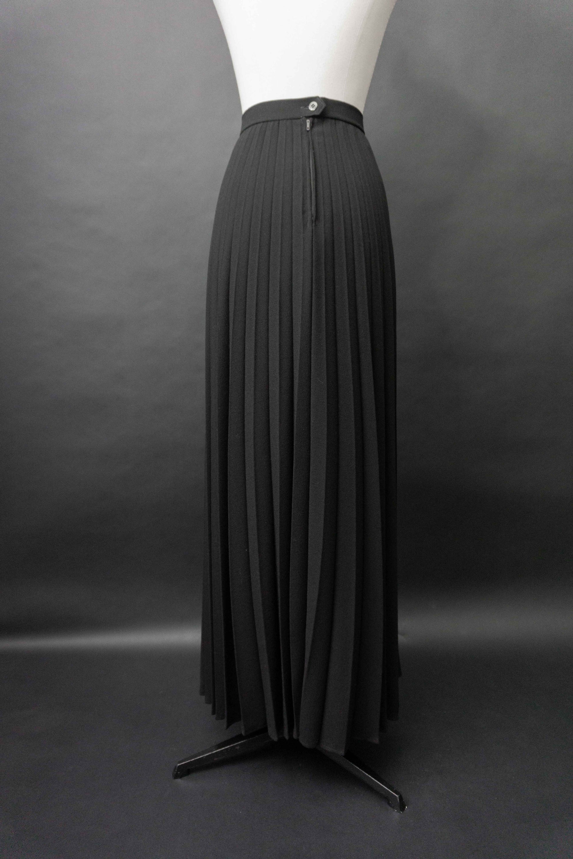 Schwarzer langer Vintage Maxi Faltenrock mit Plissierung