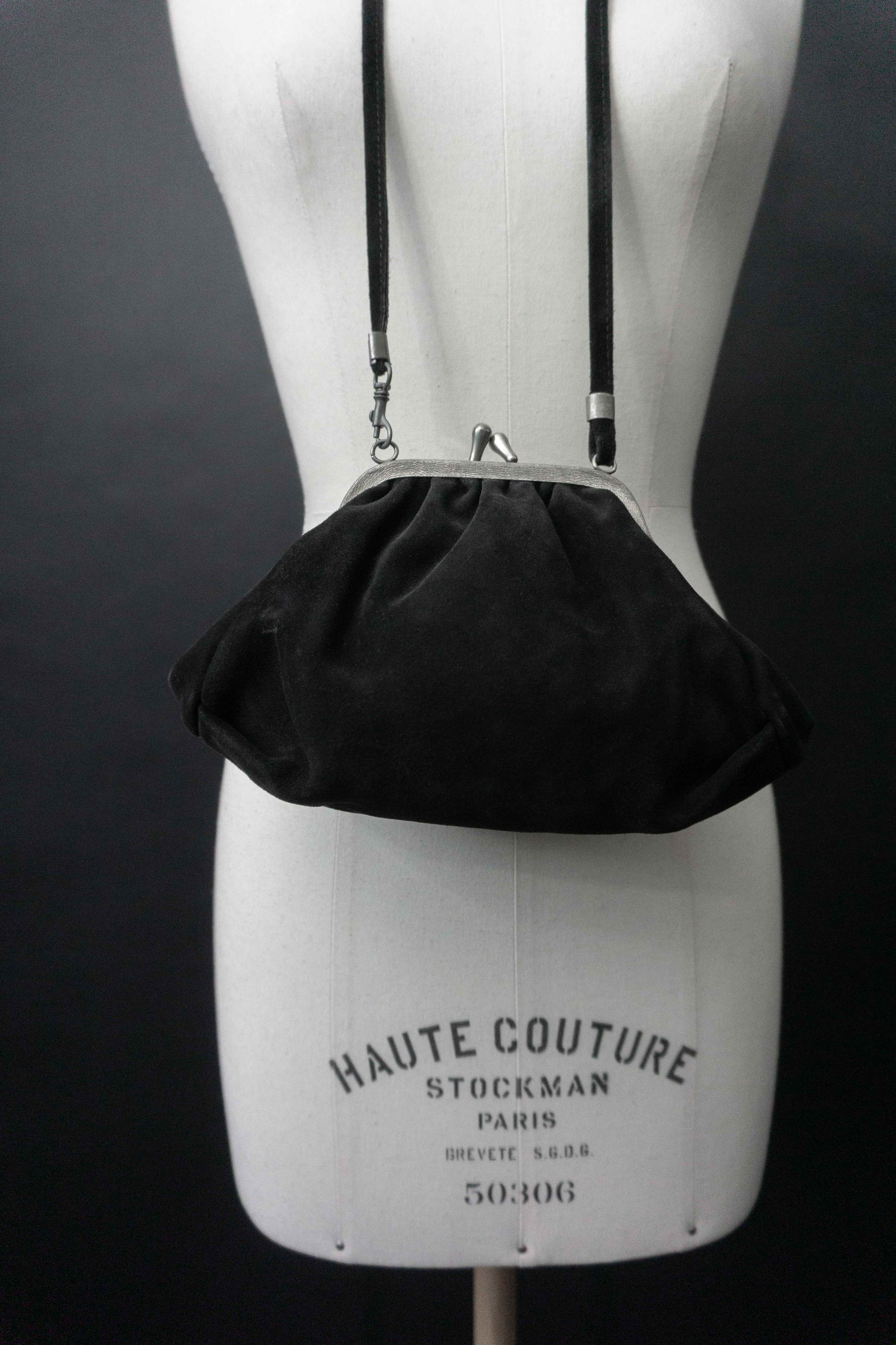 Vintage Umhängetasche Wildleder Goth theplaincircle vintage