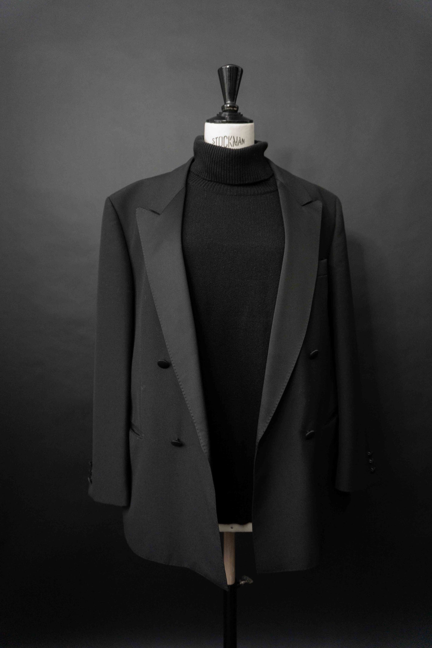 Schwarzer Oversize Rollkragenpullover aus Kaschmir-Seide