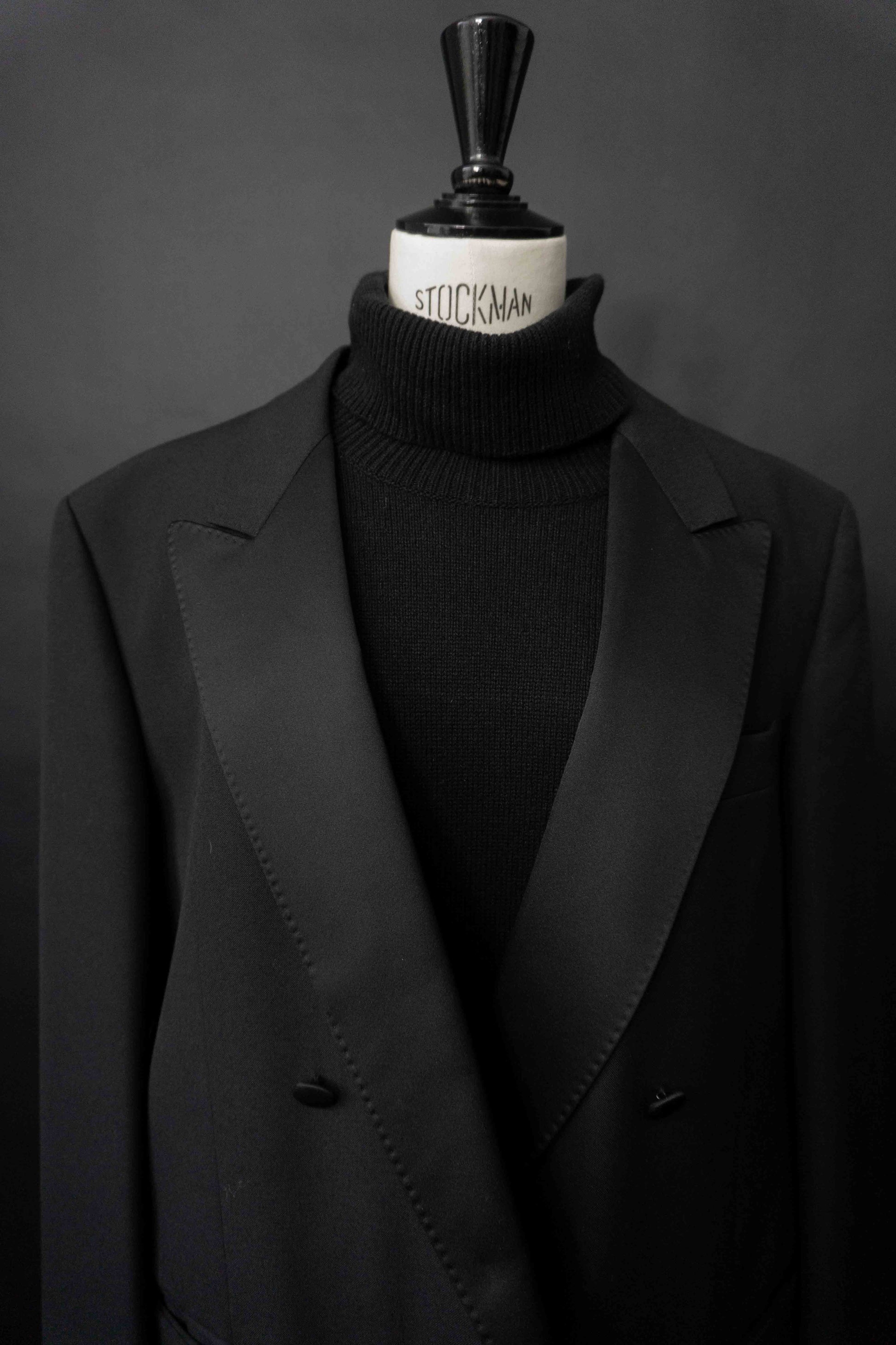 Schwarzer Oversize Rollkragenpullover aus Kaschmir-Seide