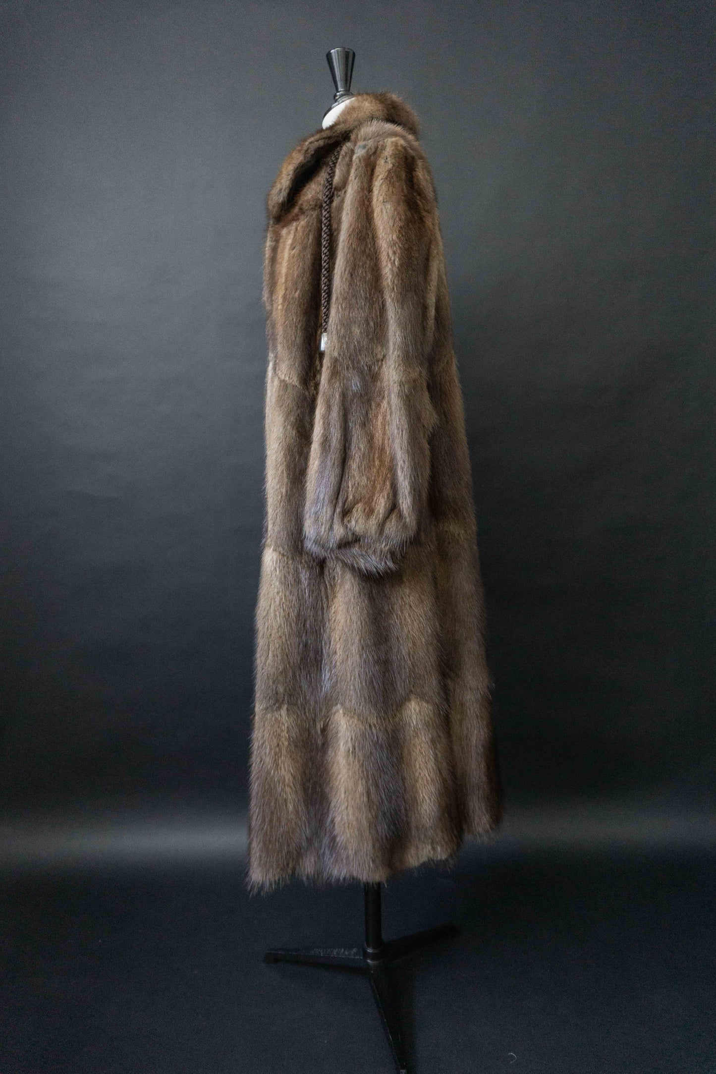 Vintage Nerzmantel 70er Jahre mit Kordelkragen, S–M theplaincircle vintage