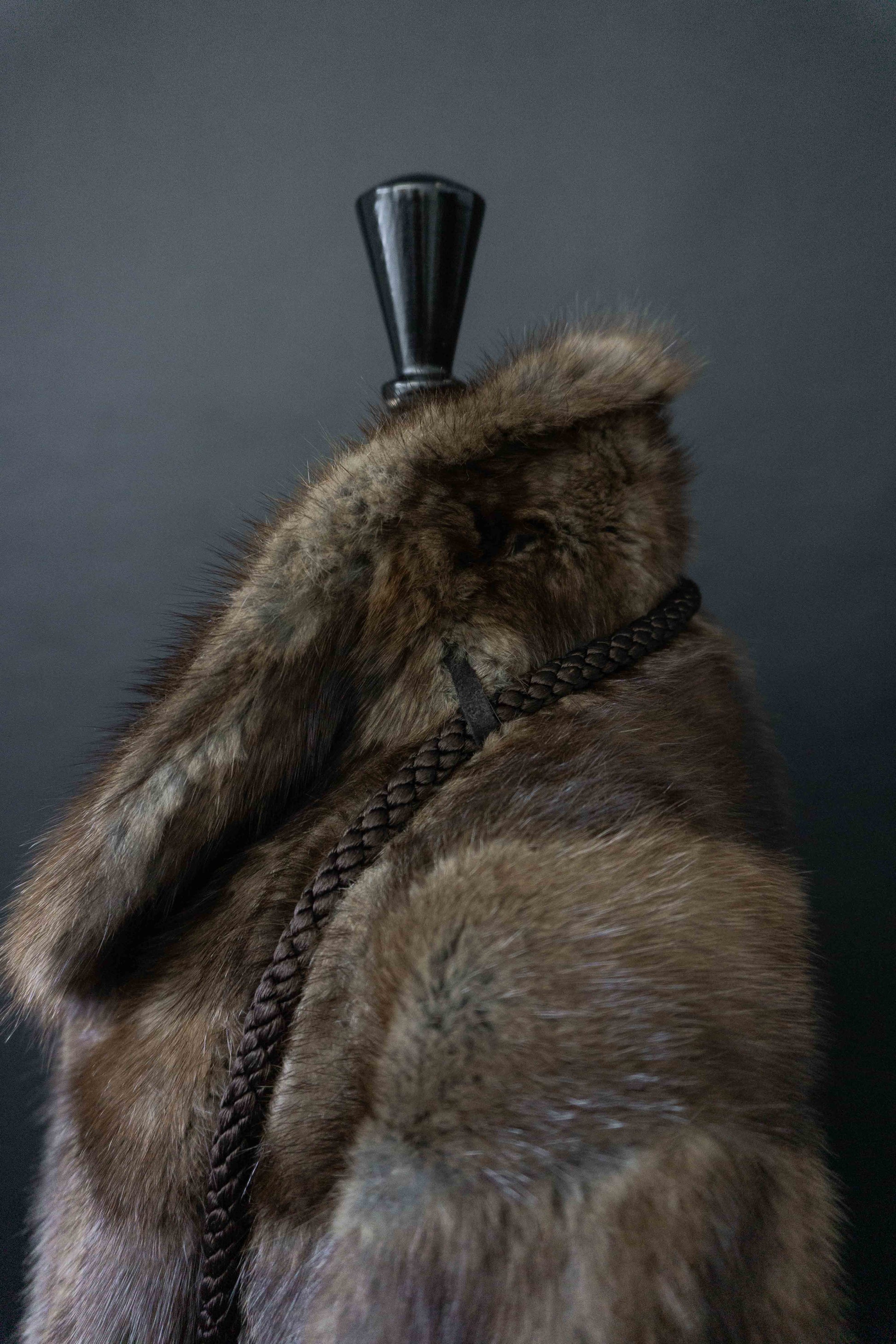 Vintage Nerzmantel 70er Jahre mit Kordelkragen, S–M theplaincircle vintage