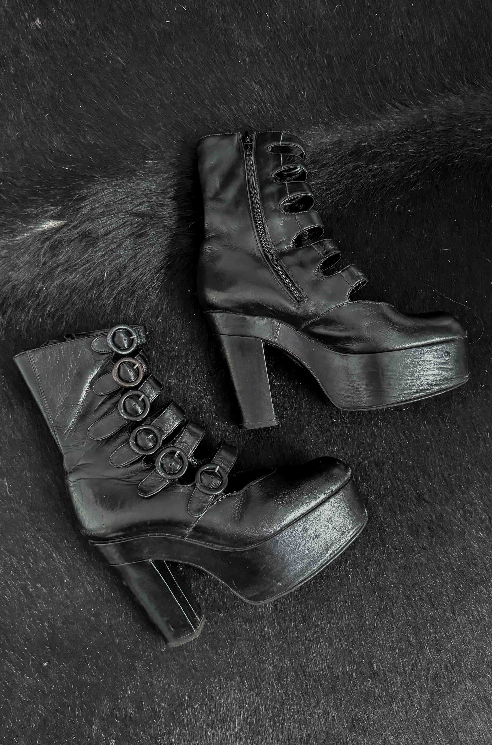 Vintage Platform Heels, Made in Italy theplaincircle vintage