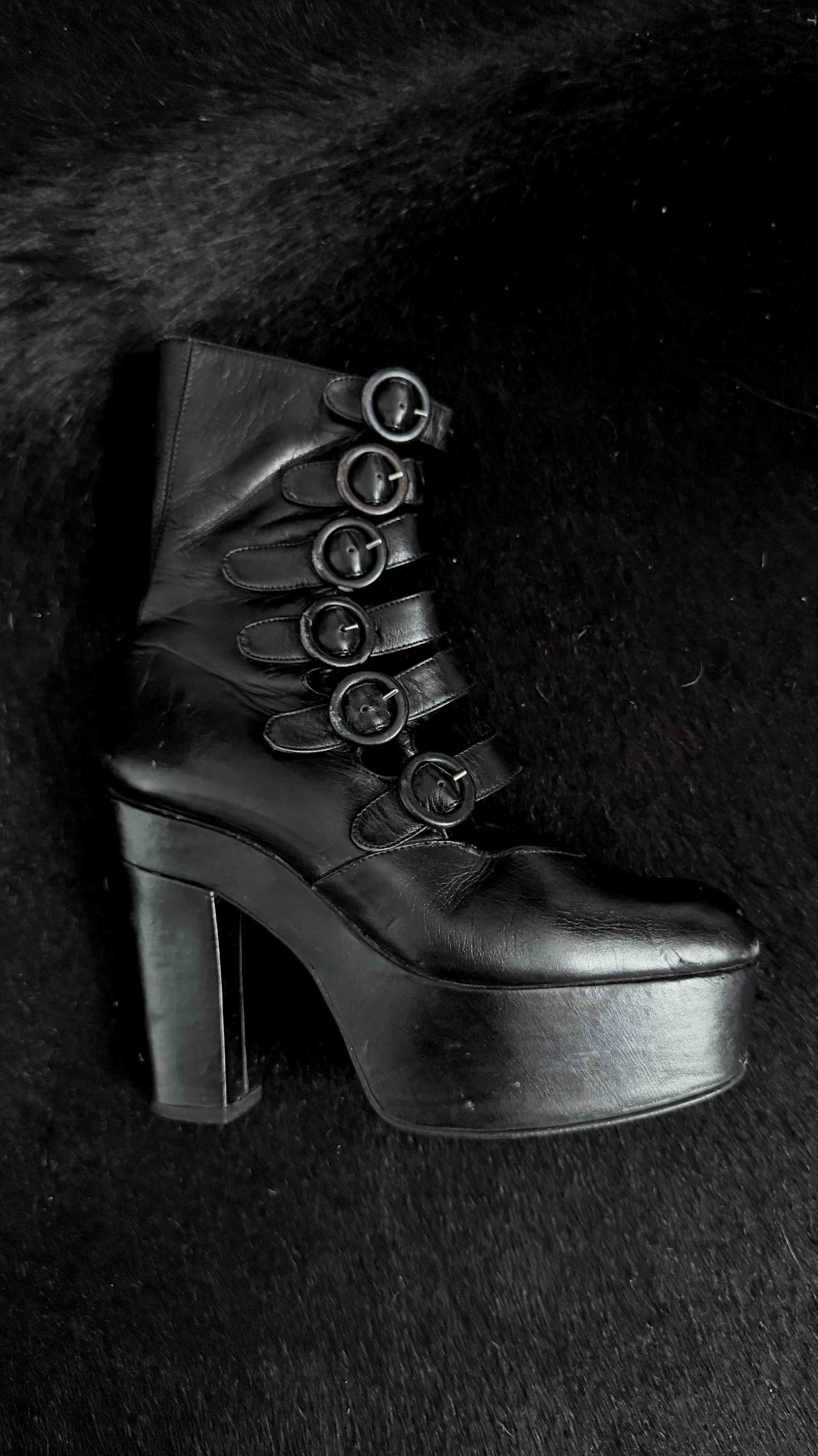 Vintage Platform Heels, Made in Italy theplaincircle vintage