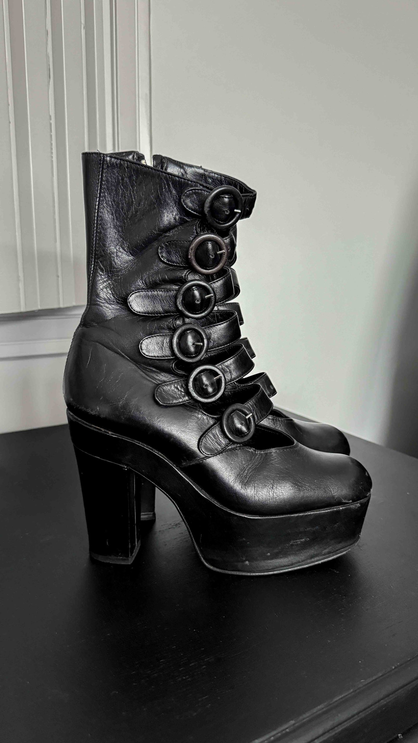 Vintage Platform Heels, Made in Italy theplaincircle vintage