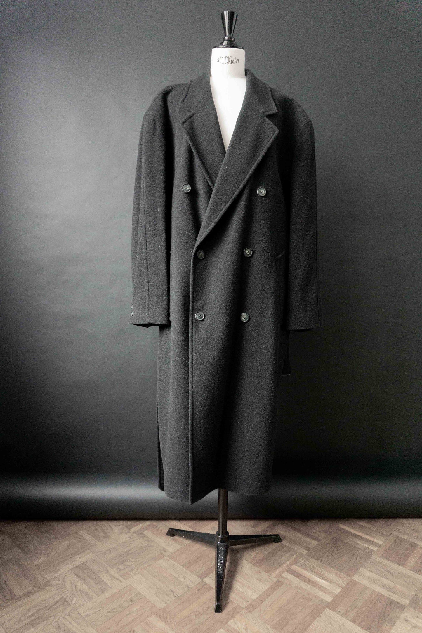Dunkelgrauer Vintage Wollmantel aus Wolle aus den 80er Jahren mit Bindegürtel und Oversize-Schnitt
