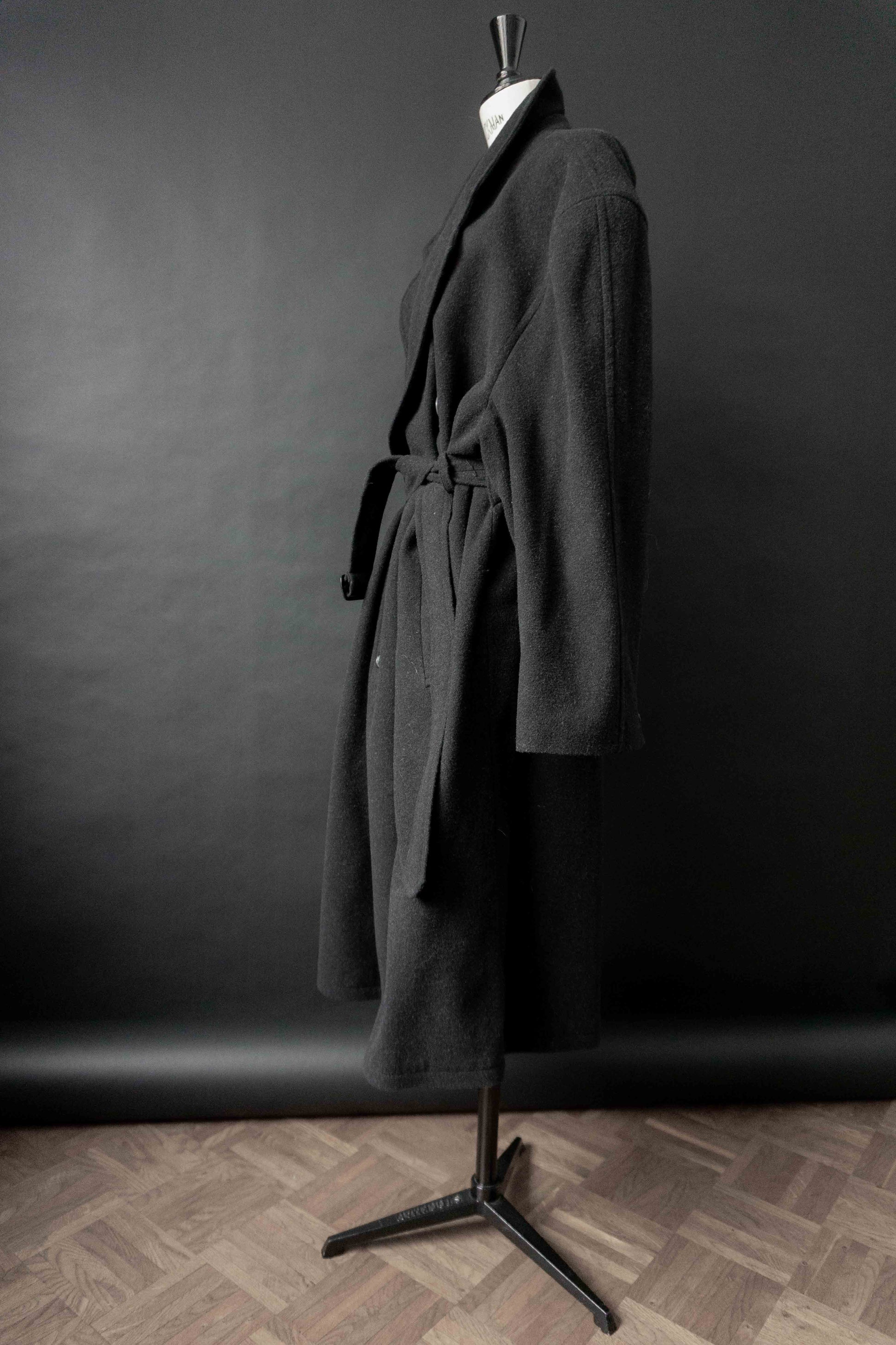 Dunkelgrauer Vintage Wollmantel aus Wolle aus den 80er Jahren mit Bindegürtel und Oversize-Schnitt
