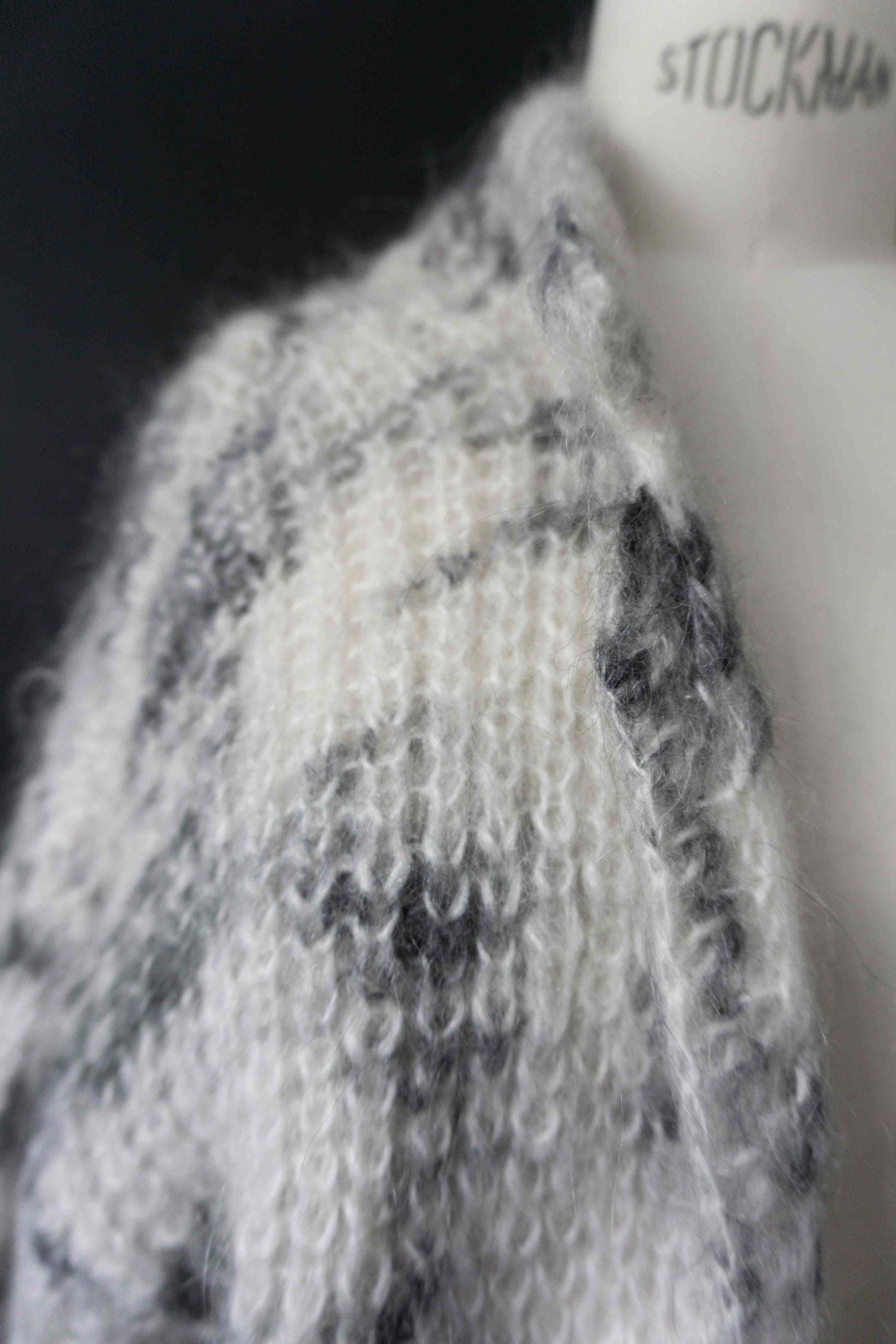 Handgestrickte graue Mohair Vintage Strickjacke mit Taschen und großer Sicherheitsnadel