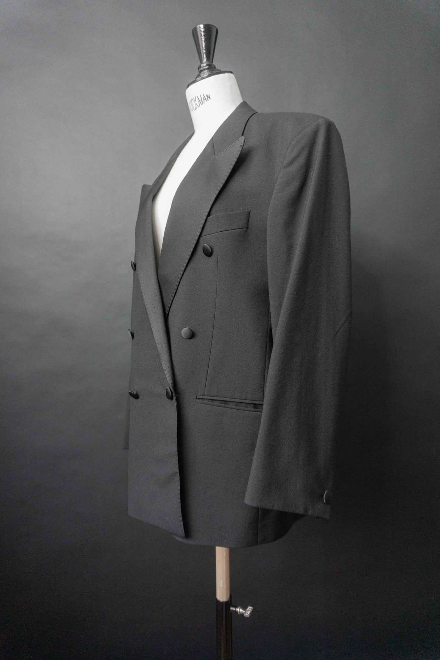 Schwarzer Vintage Smoking-Blazer mit Satinrevers und doppelreihiger Knopfleiste