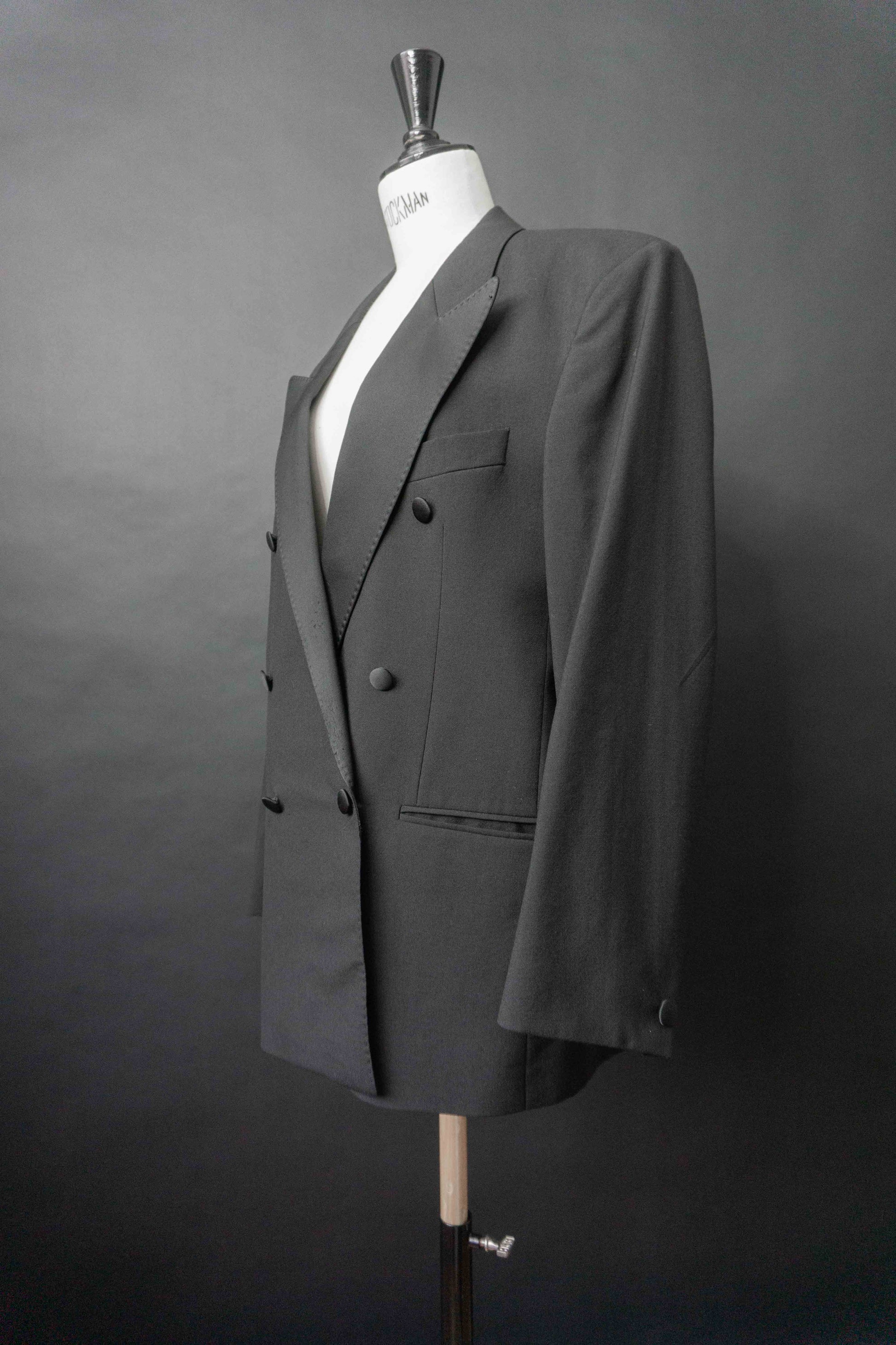 Schwarzer Vintage Smoking-Blazer mit Satinrevers und doppelreihiger Knopfleiste