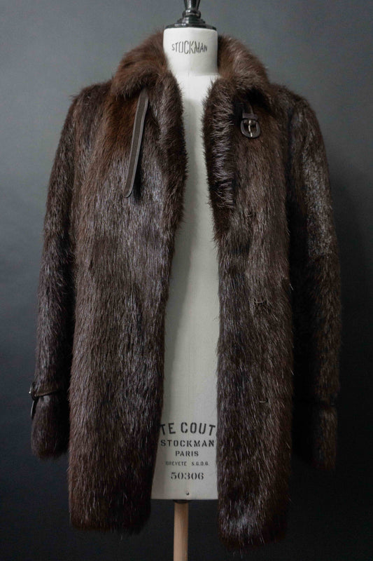 Dunkelbrauner Vintage Echtpelz Mantel mit Leder-Choker-Verschluss am Kragen