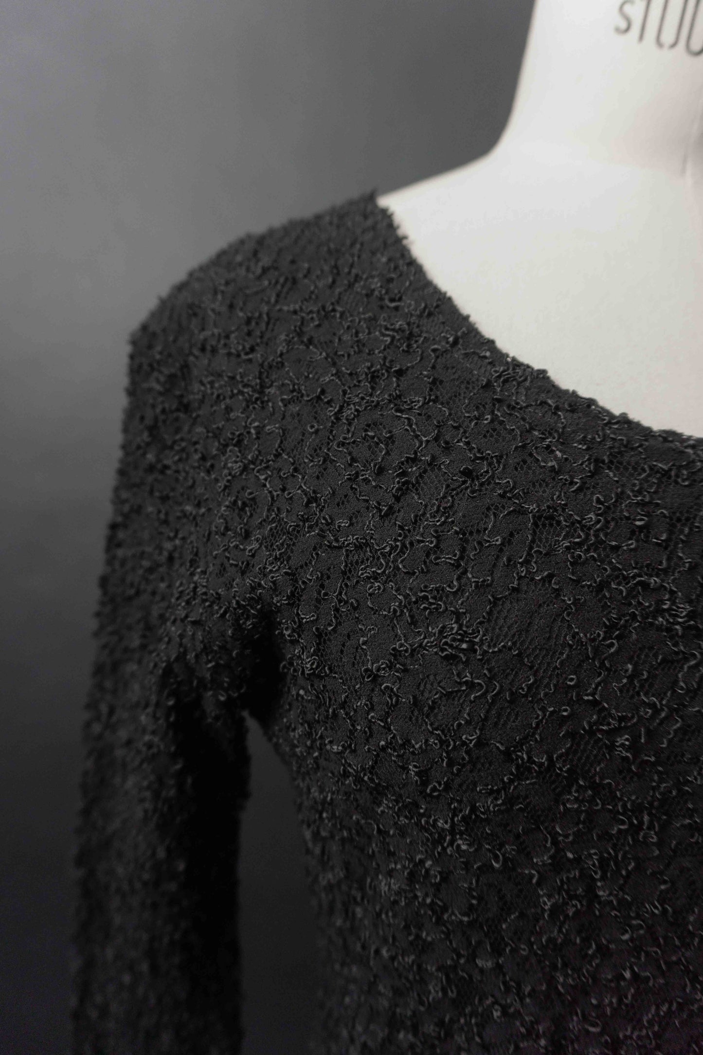 Vintage Longsleeve schwarz – strukturiertes Stretch Top, S–M theplaincircle vintage
