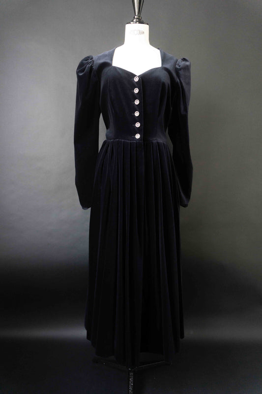 Vintage navy Samtkleid in Maxi-Länge mit silbernen Schmuckknöpfen und Puffärmeln