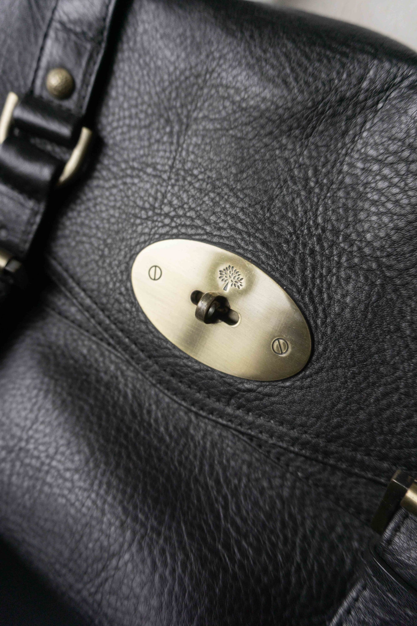 Y2K Mulberry Alexa Bag aus schwarzem Leder theplaincircle vintage