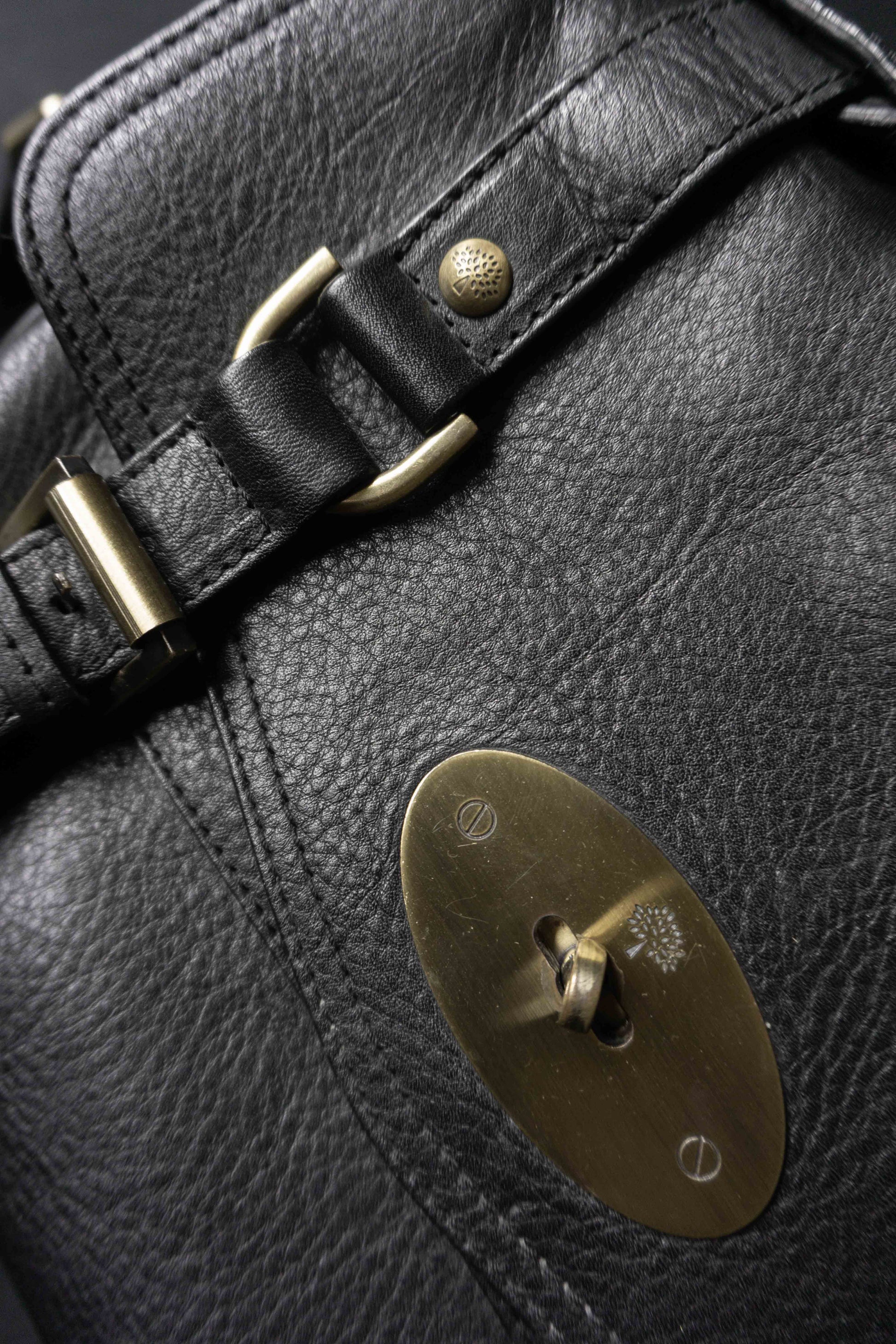 Y2K Mulberry Alexa Bag aus schwarzem Leder theplaincircle vintage