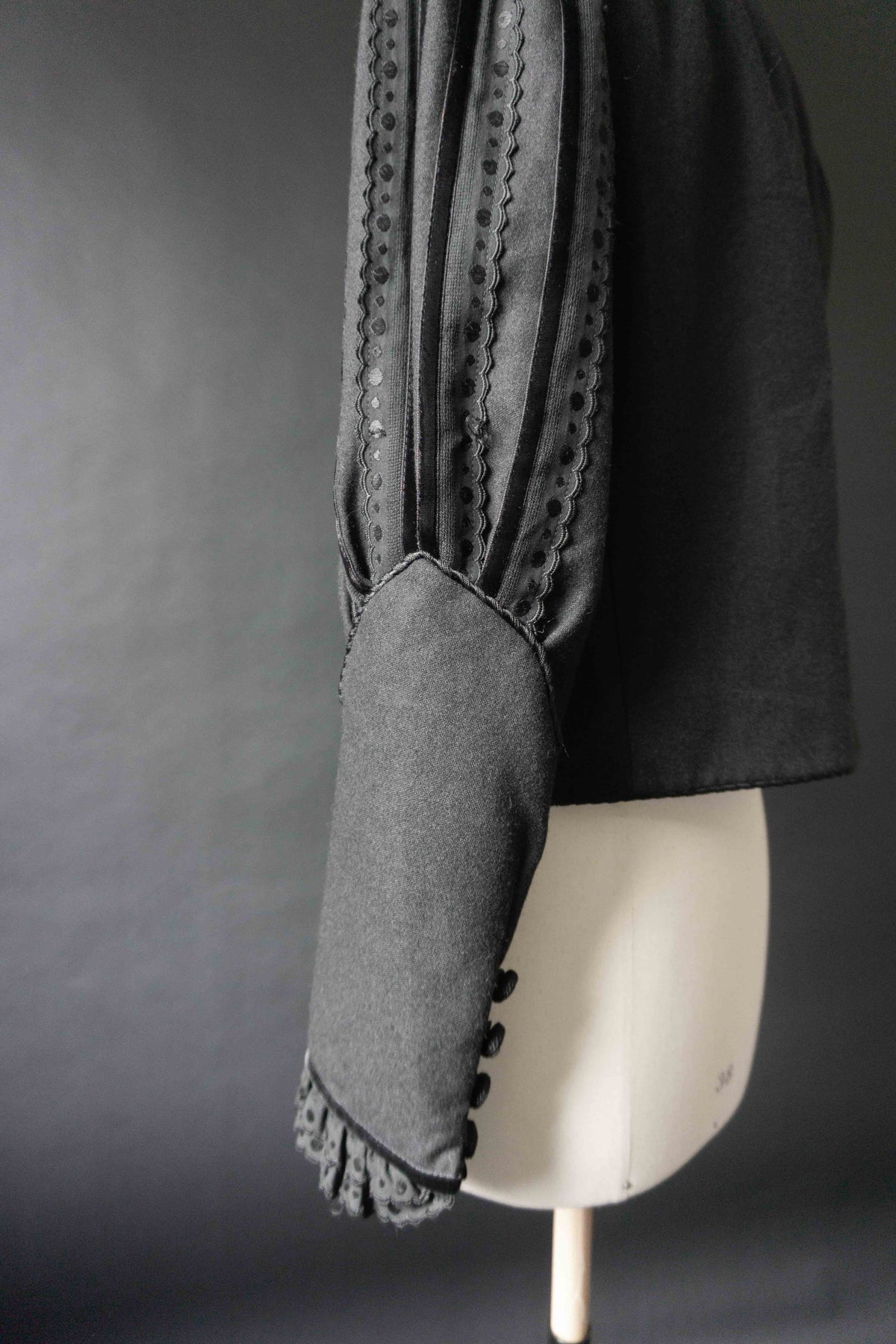 Vintage Dark Folklore Blazer, Wolle mit Puffärmeln, S–M