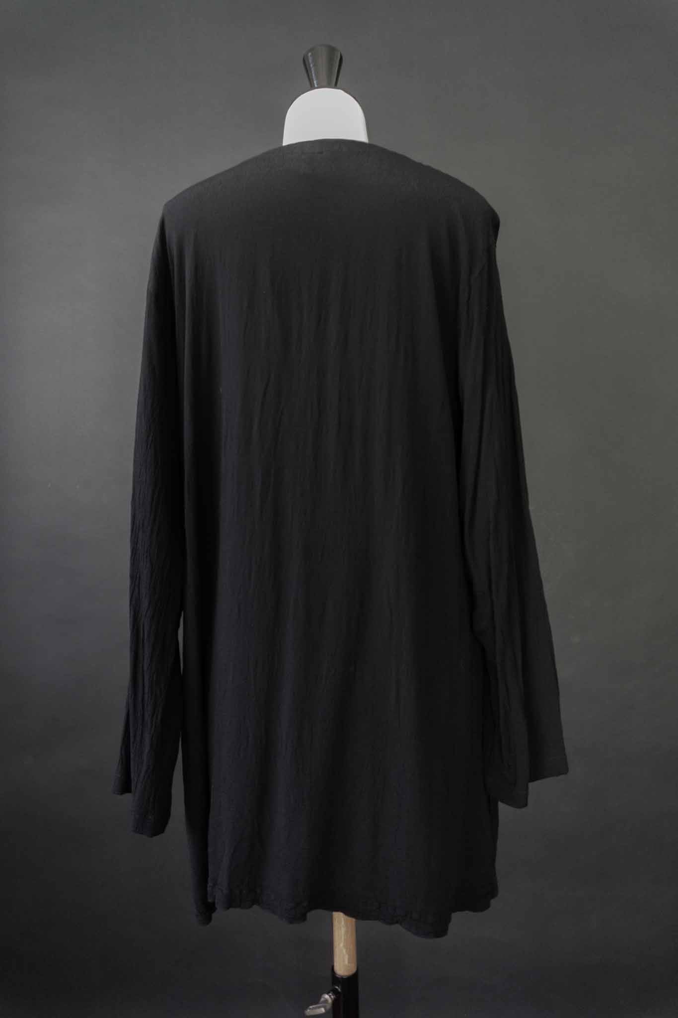 Schwarze Vintage-Bluse aus 100 % Rayon mit matter Struktur – minimalistisches Essential von theplaincircle vintage