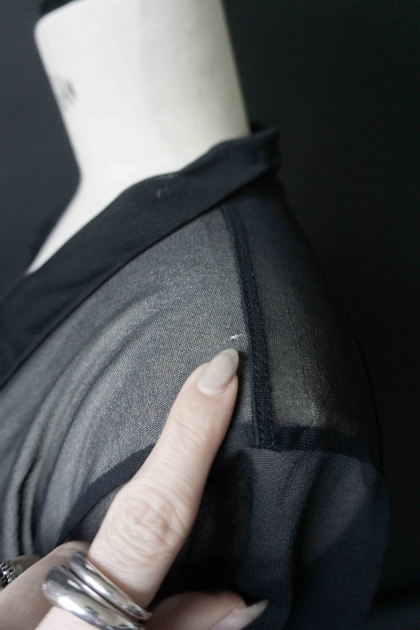 Vintage Mesh Bluse schwarz transparent – 90s Layering Bluse mit Knopfleiste, XS–S theplaincircle vintage