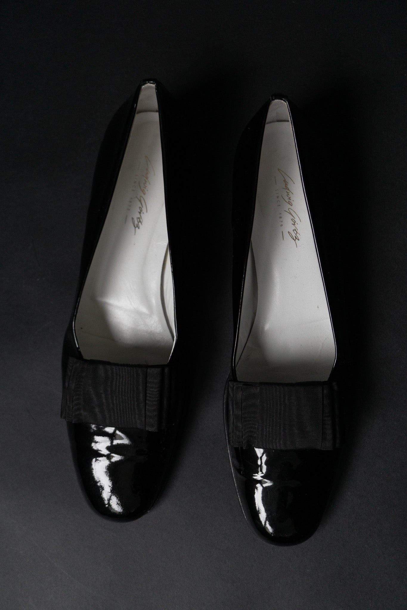 Schwarze Vintage Ballerinas aus Lackleder mit Ripsbandschleife aus den 90ern – Größe 41