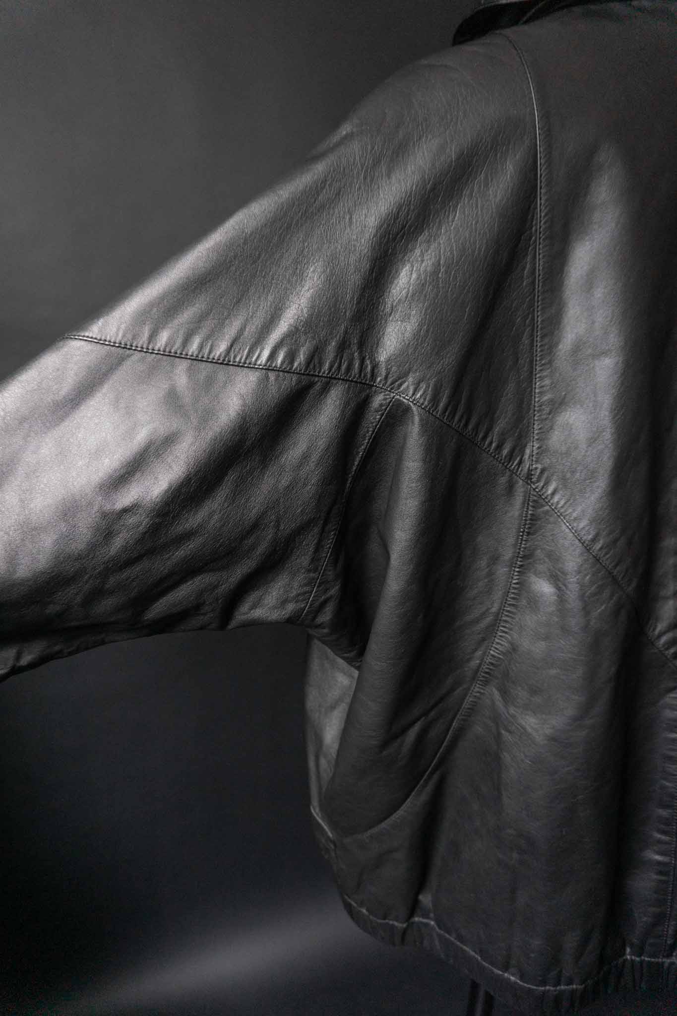 Schwarze Vintage Lederjacke in Cocoon-Form mit gestepptem Kragen